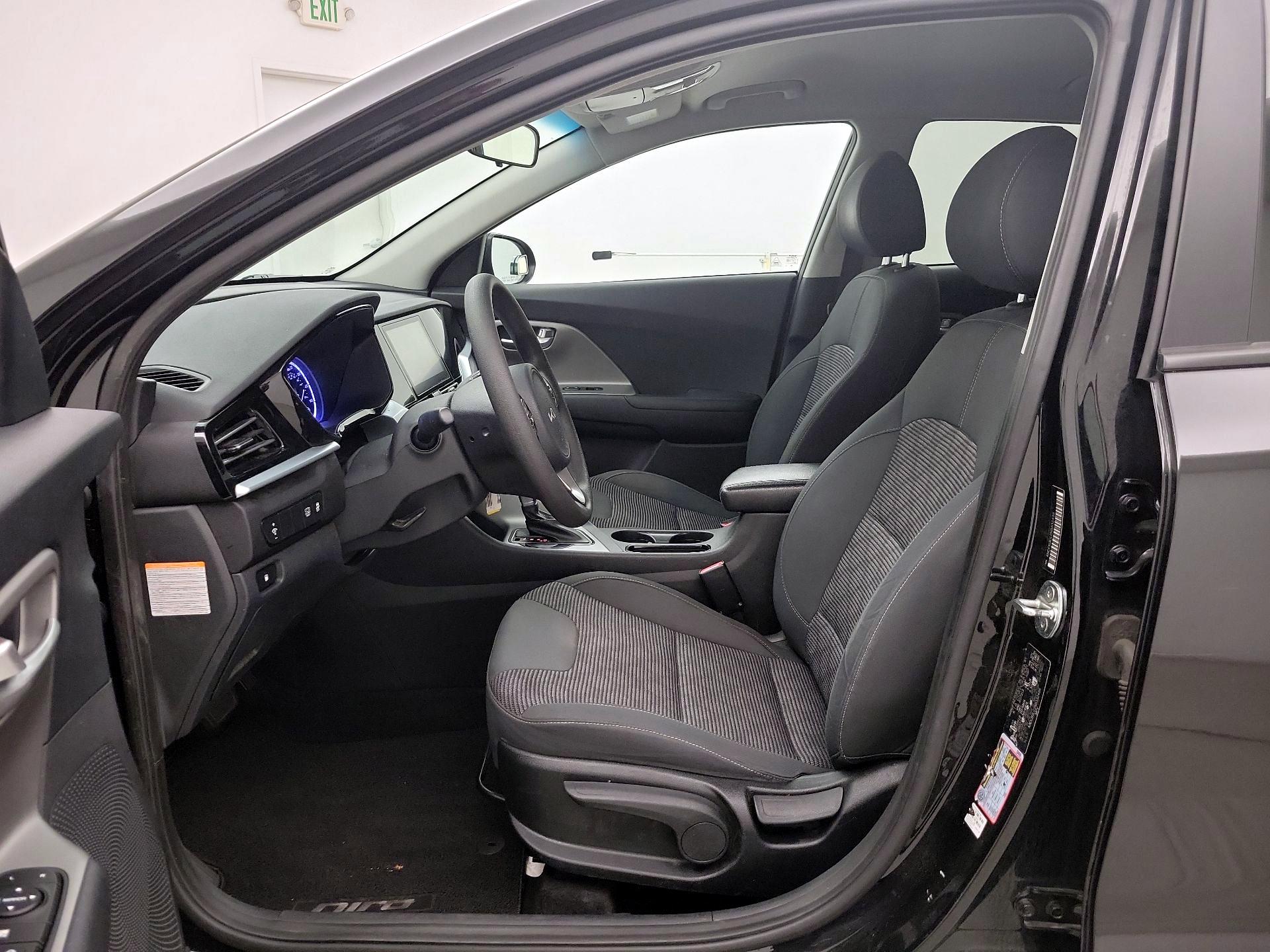 Thumbnail: 2022 Kia Niro - 11