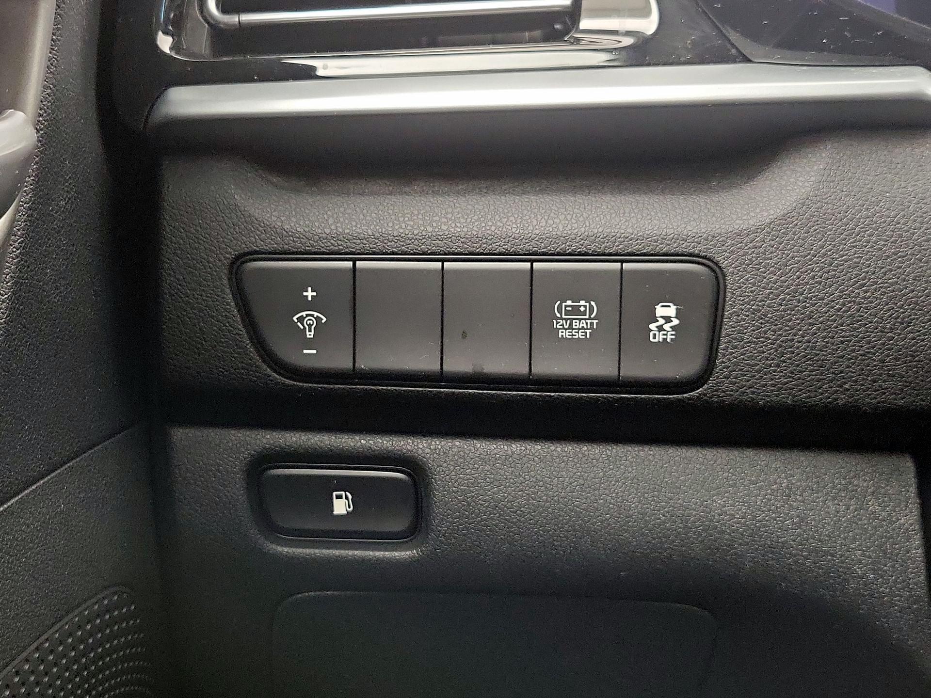 Thumbnail: 2022 Kia Niro - 13