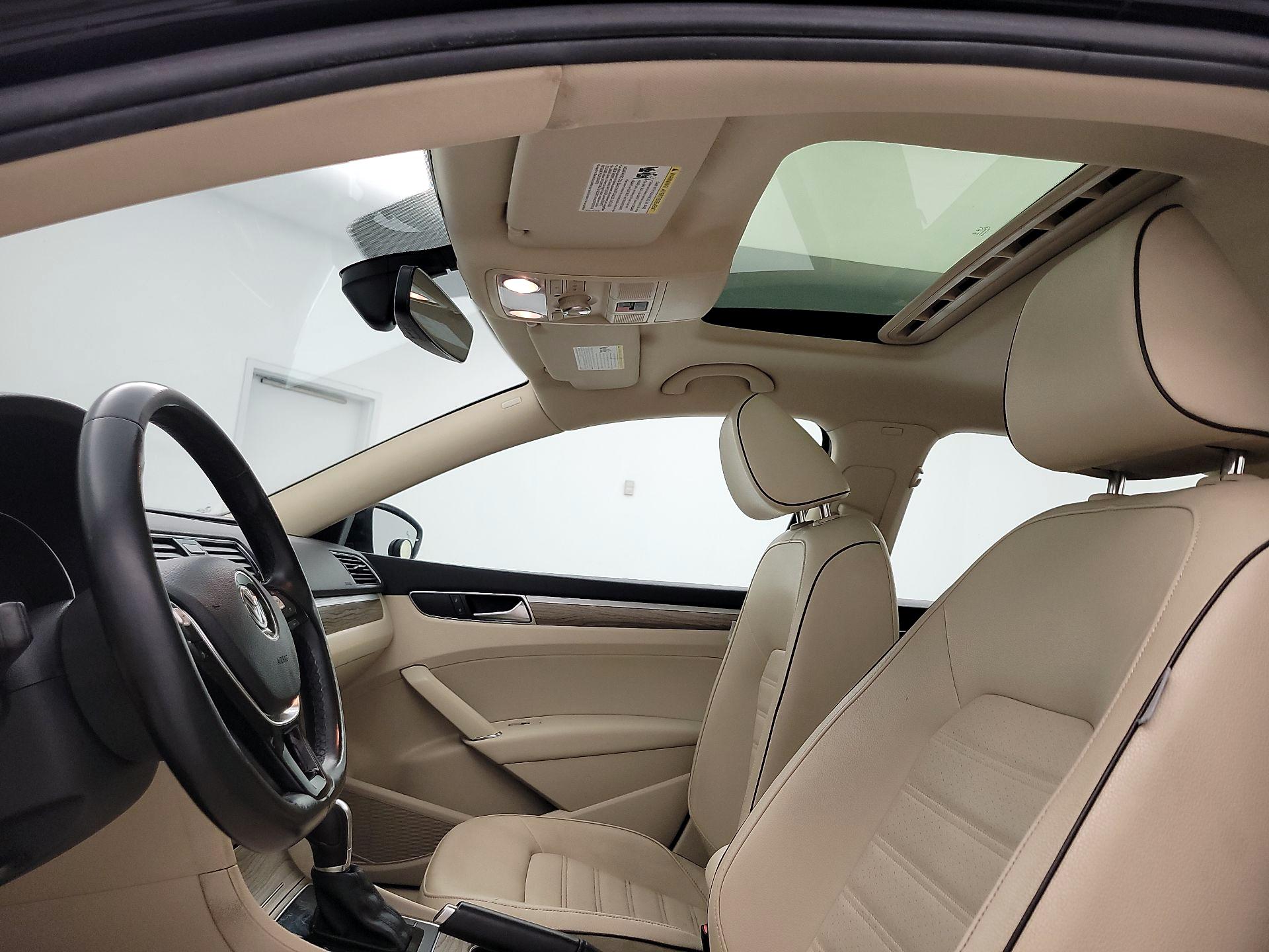 Thumbnail: 2018 Volkswagen Passat - 20