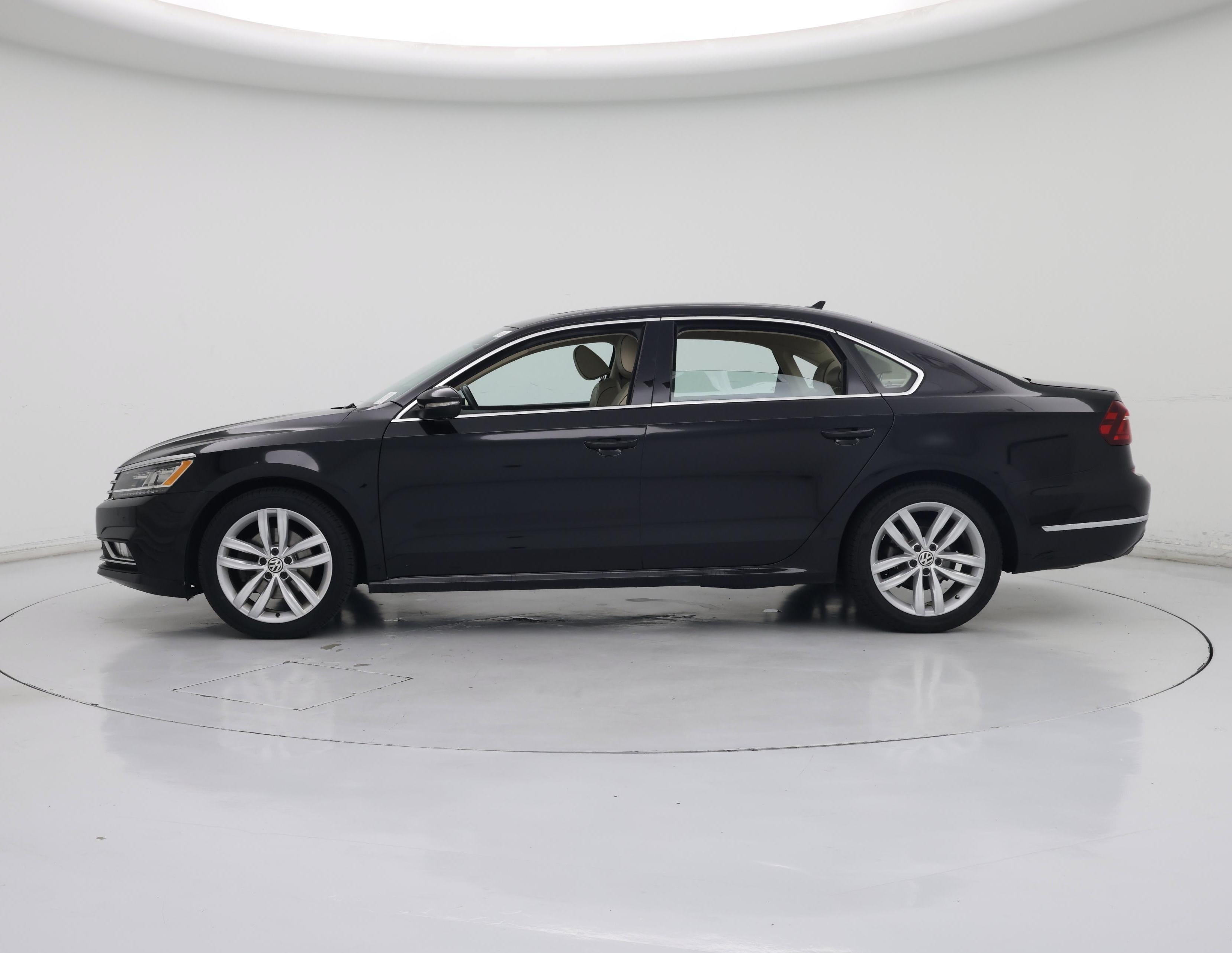 Thumbnail: 2018 Volkswagen Passat - 3