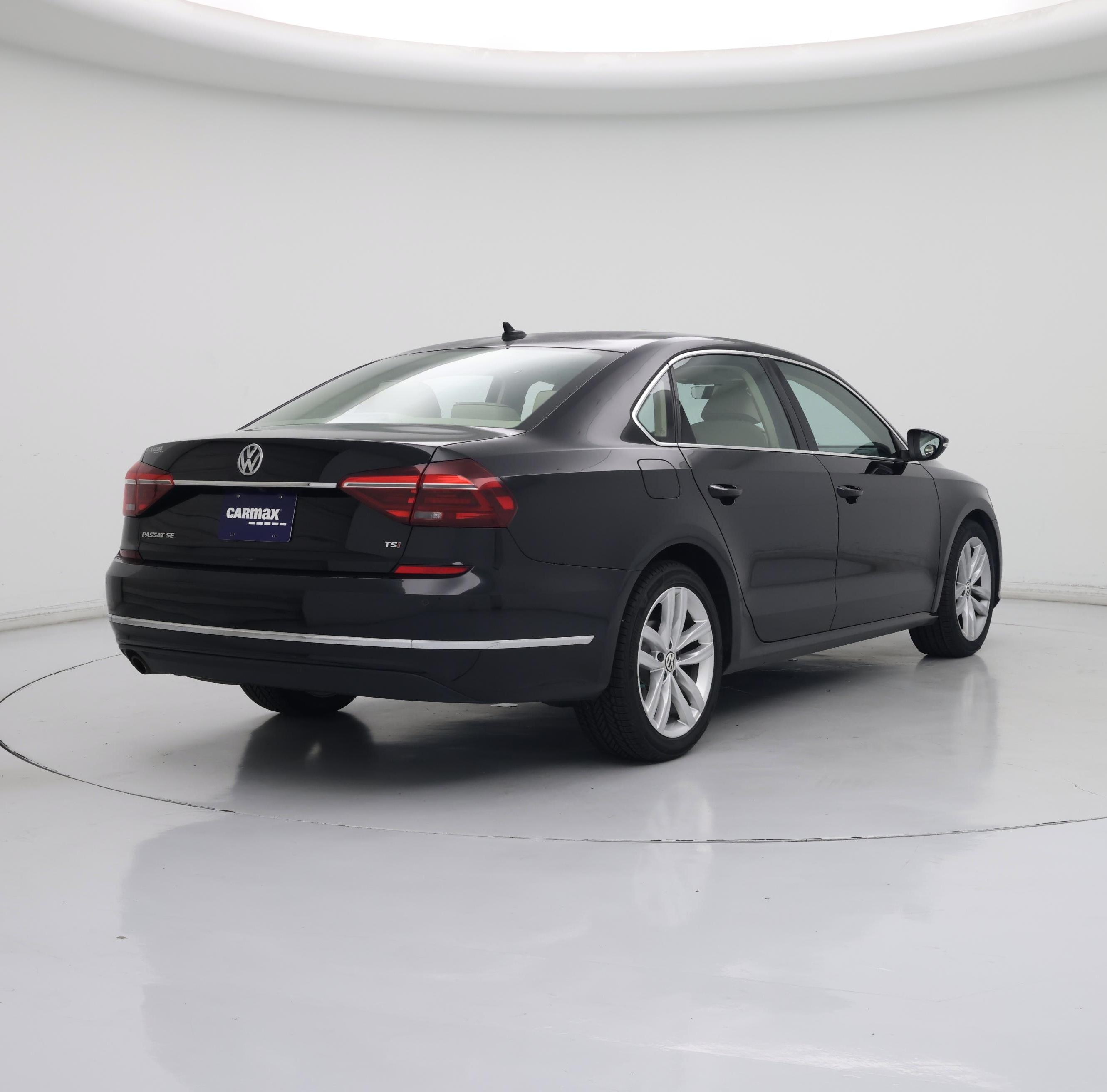 Thumbnail: 2018 Volkswagen Passat - 8