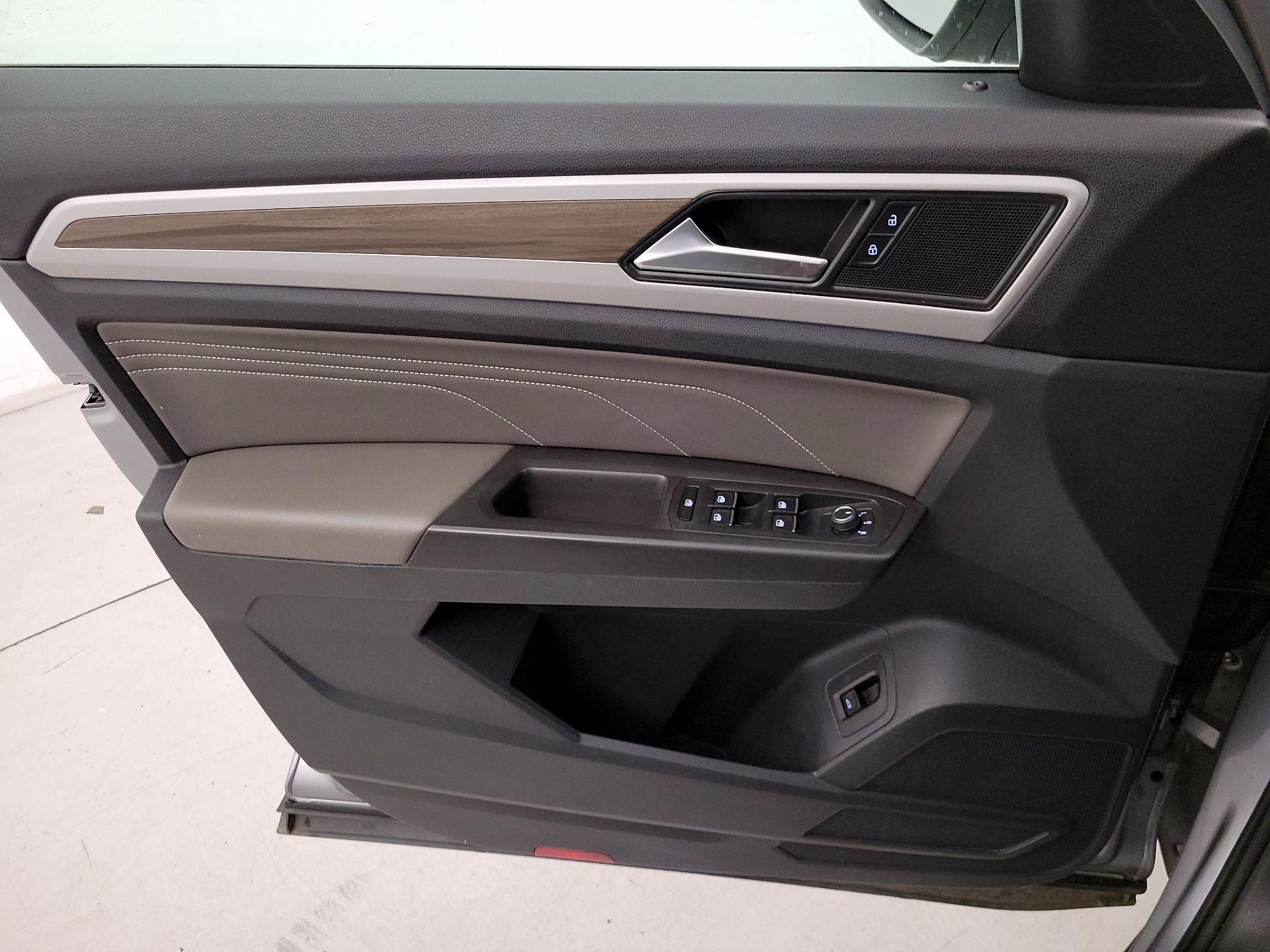 Thumbnail: 2022 Volkswagen Atlas - 12