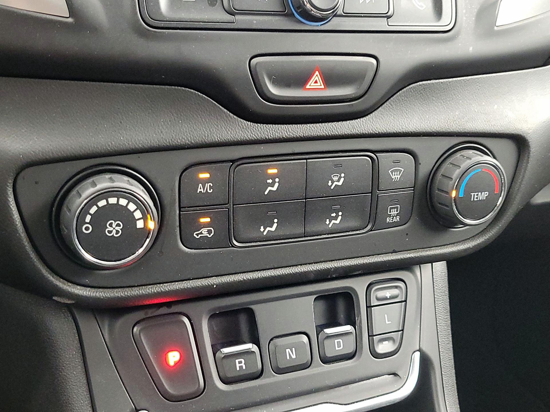 Thumbnail: 2019 GMC Terrain - 15