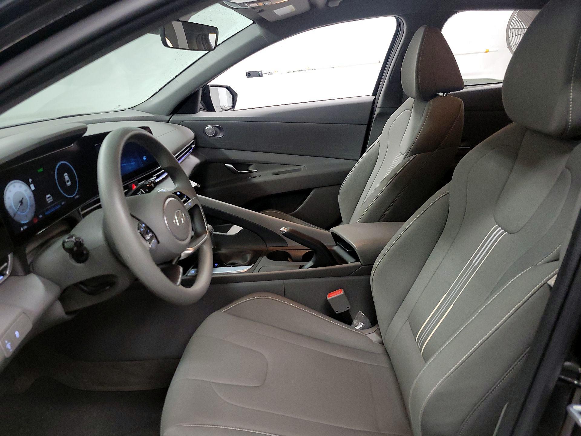 Thumbnail: 2024 Hyundai Elantra - 11