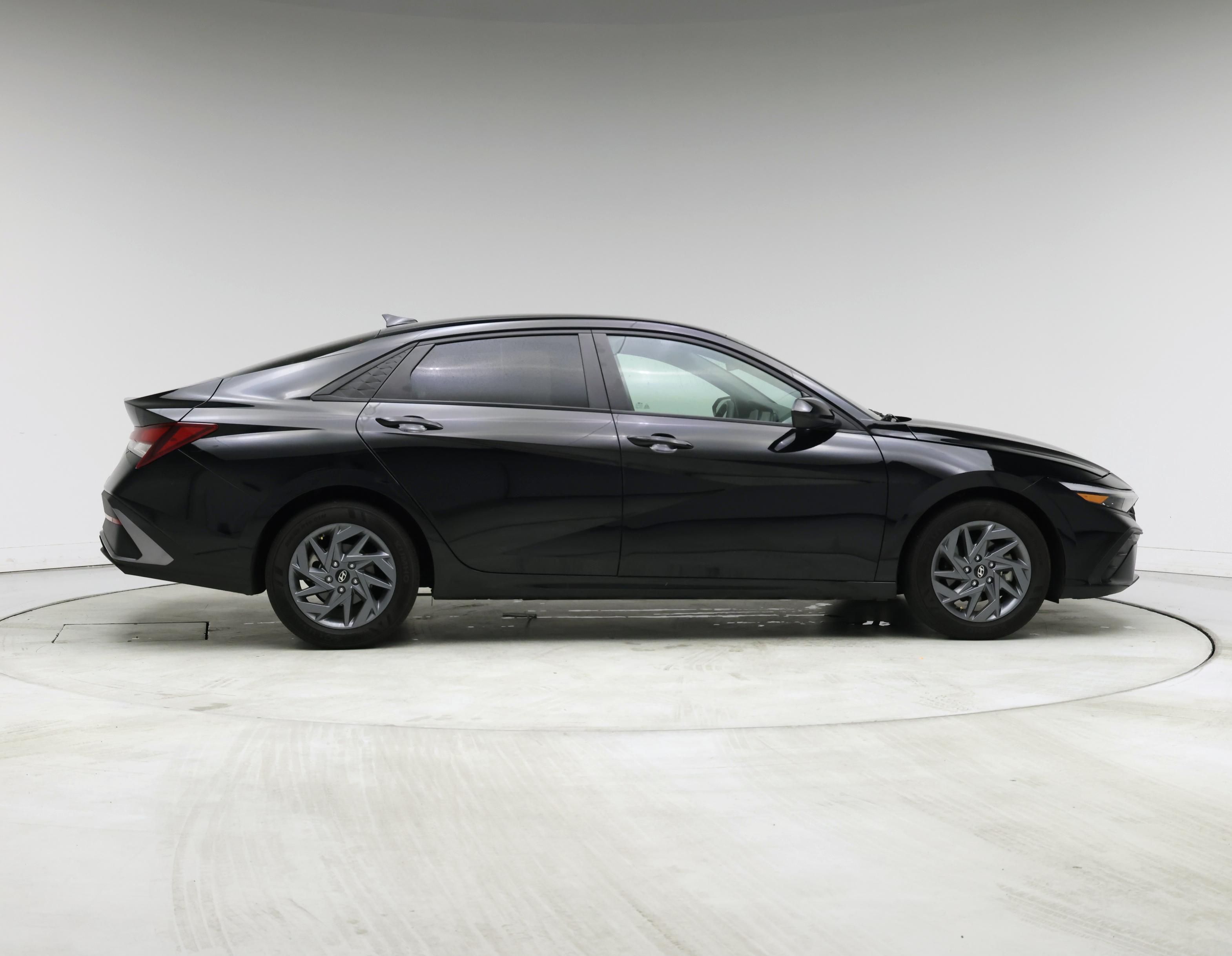 Thumbnail: 2024 Hyundai Elantra - 7