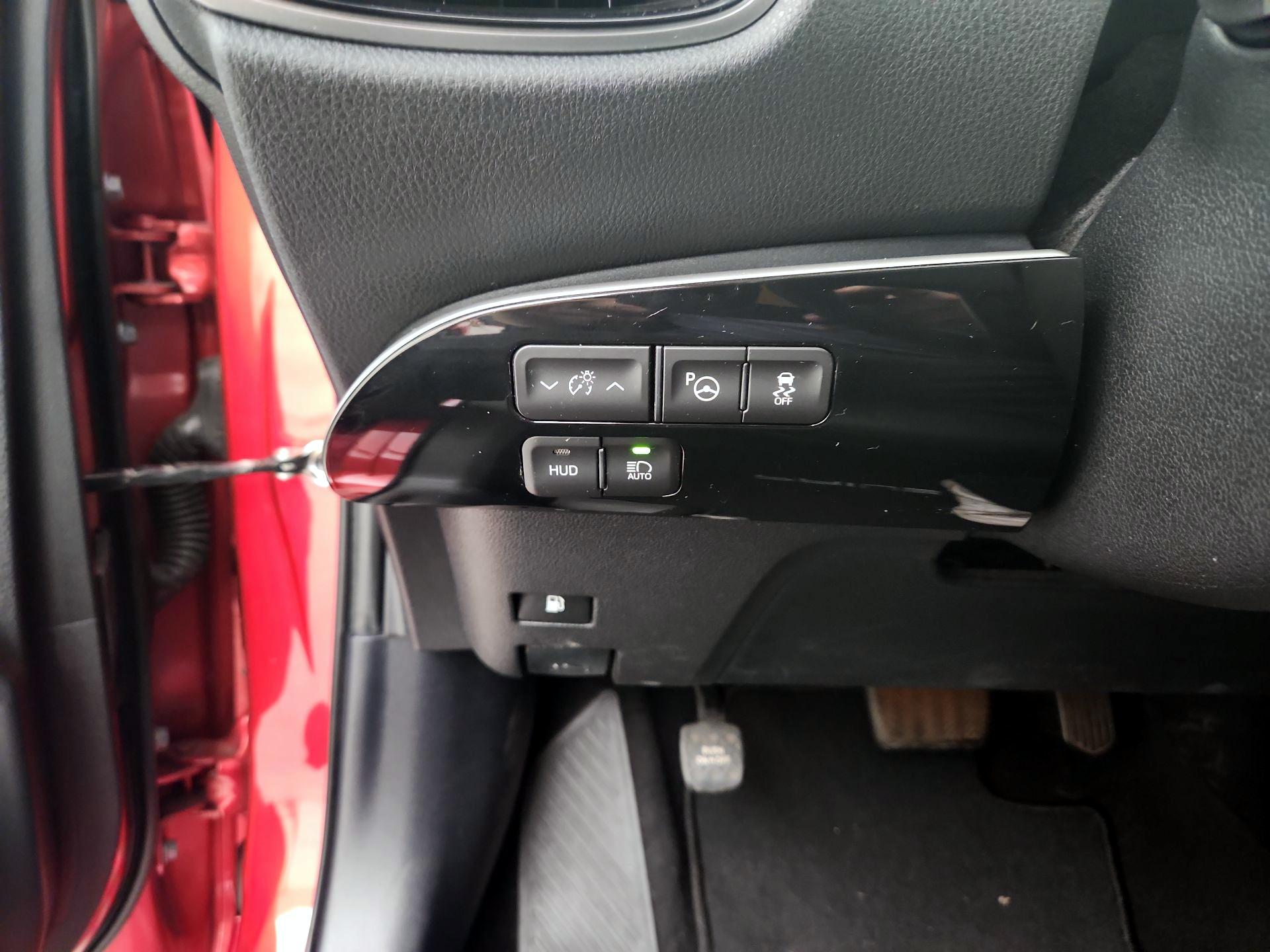 Thumbnail: 2016 Toyota Prius - 13