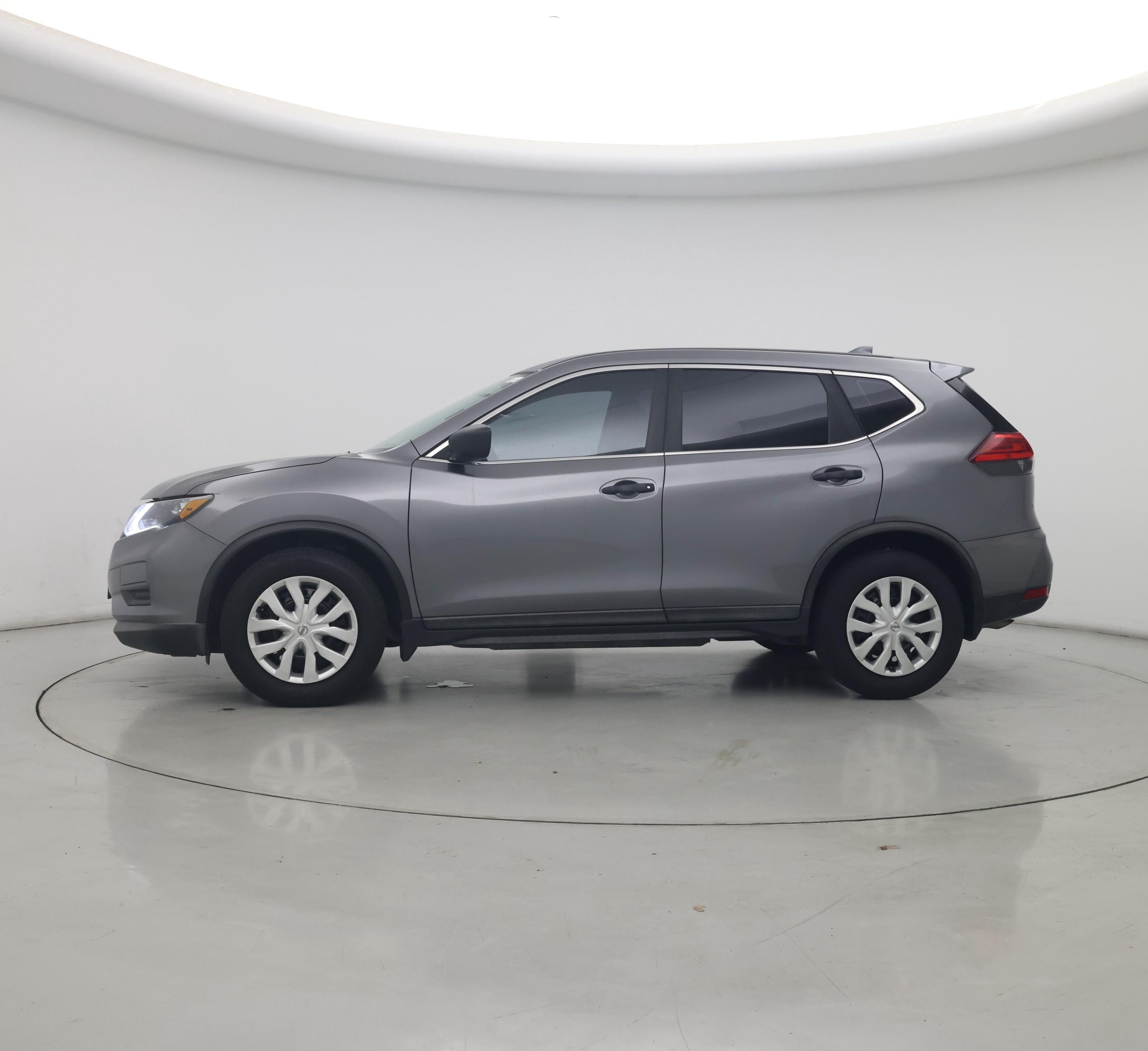 Thumbnail: 2017 Nissan Rogue - 3