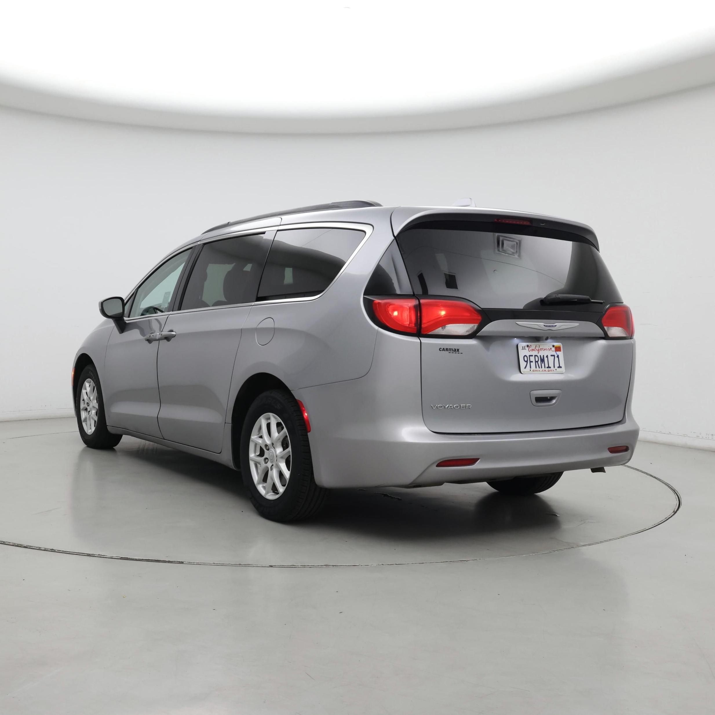 Thumbnail: 2020 Chrysler Voyager - 2