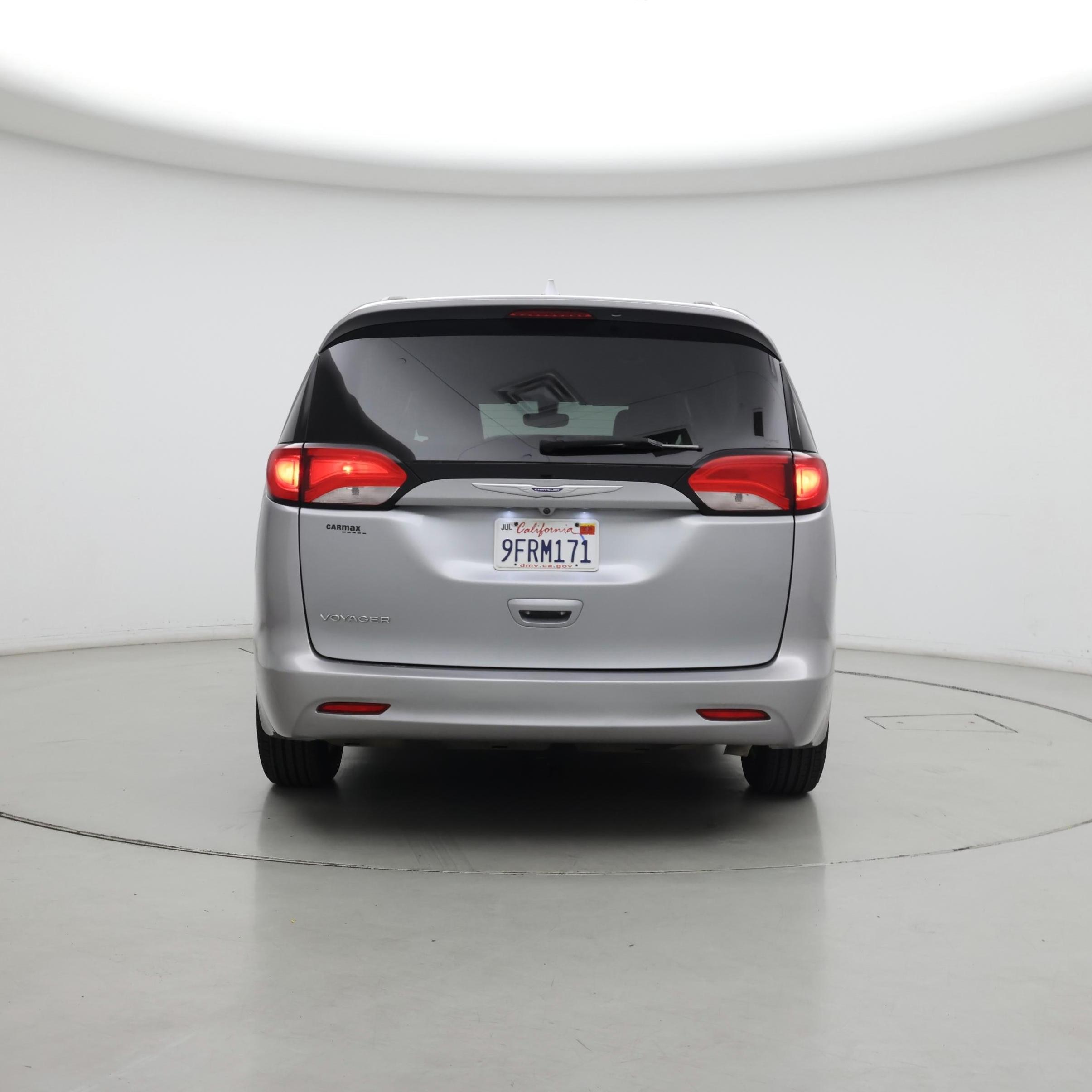 Thumbnail: 2020 Chrysler Voyager - 6