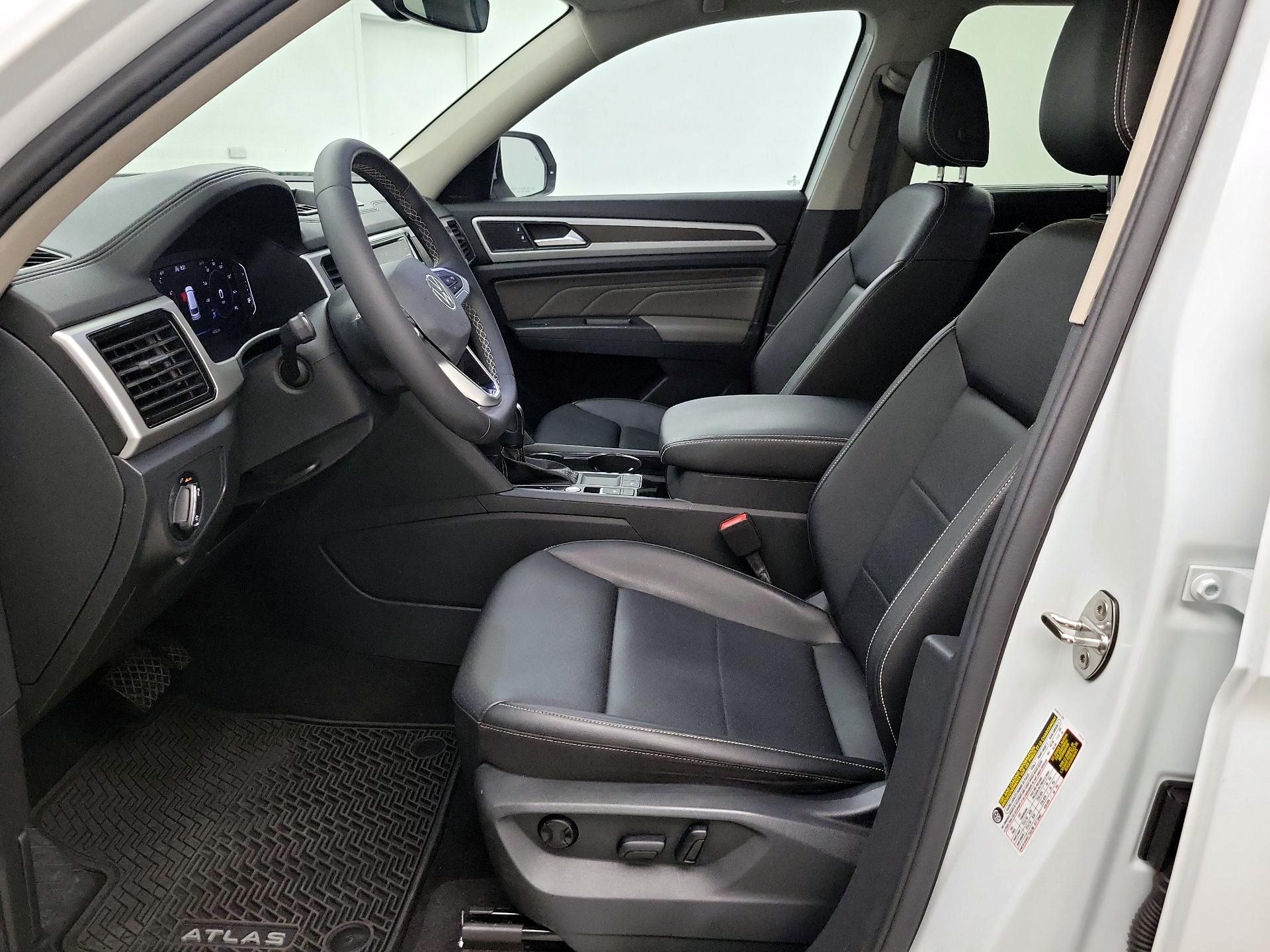 Thumbnail: 2023 Volkswagen Atlas - 11