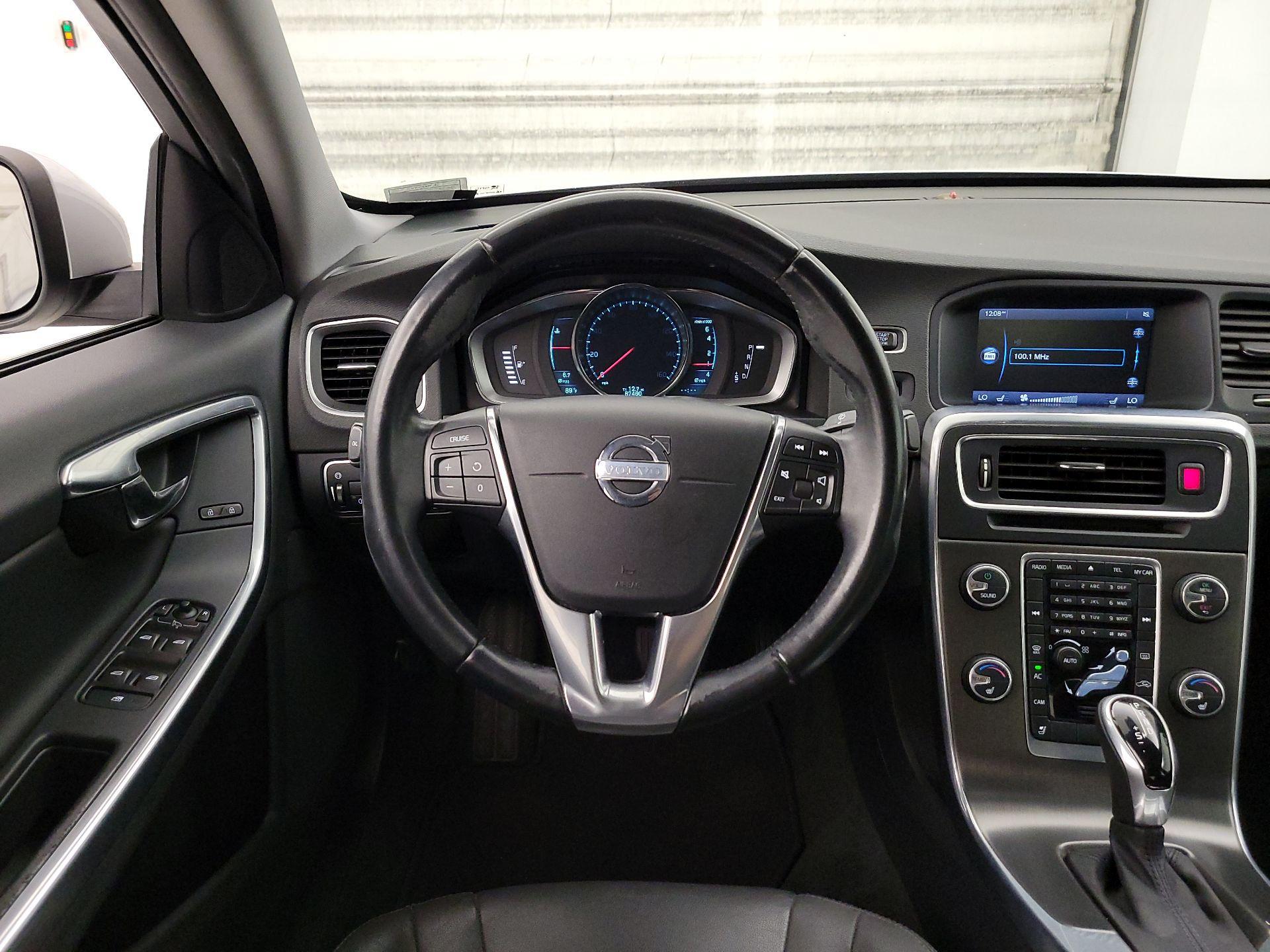 Thumbnail: 2015 Volvo S60 - 10