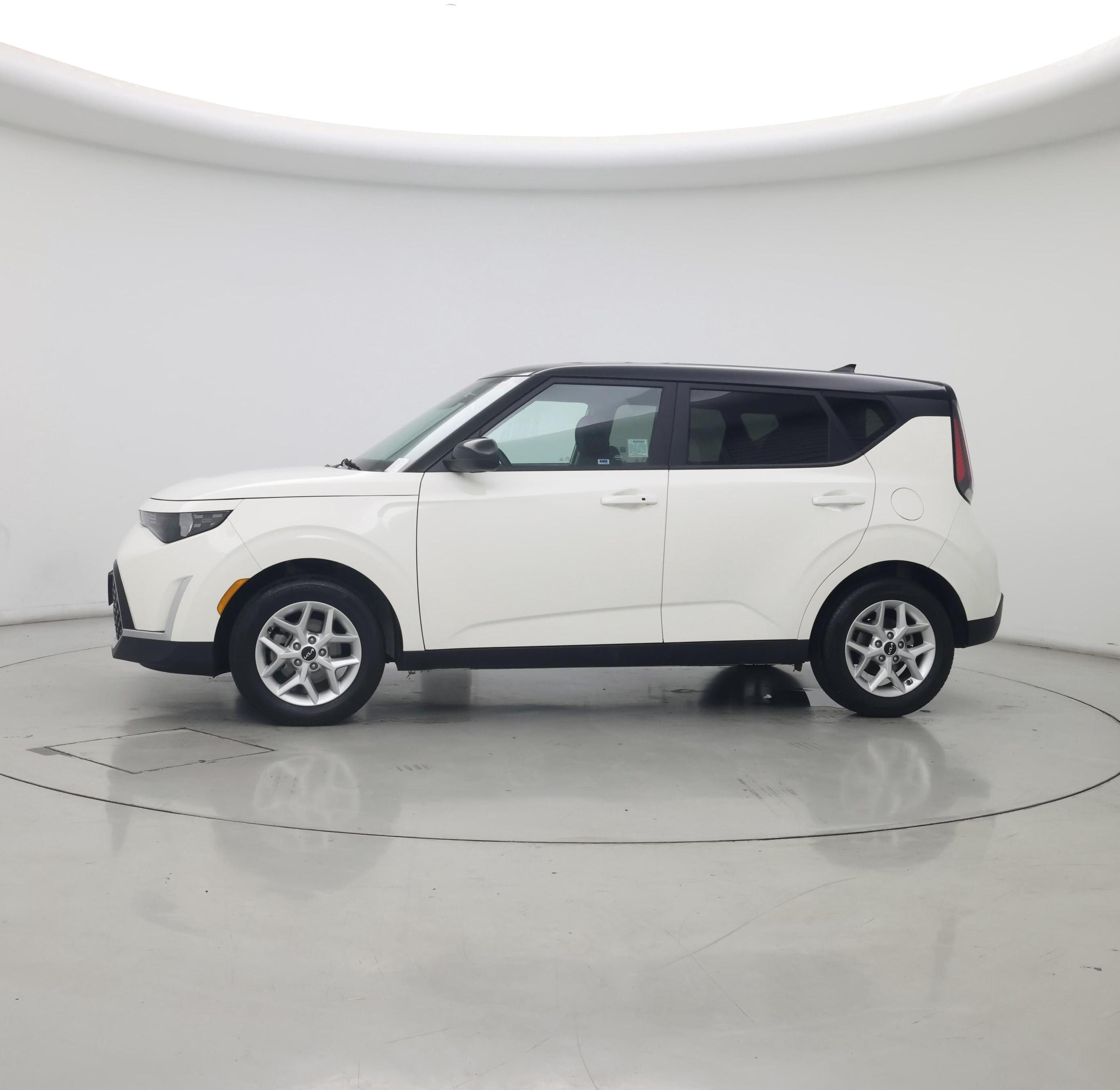 Thumbnail: 2023 Kia Soul - 3