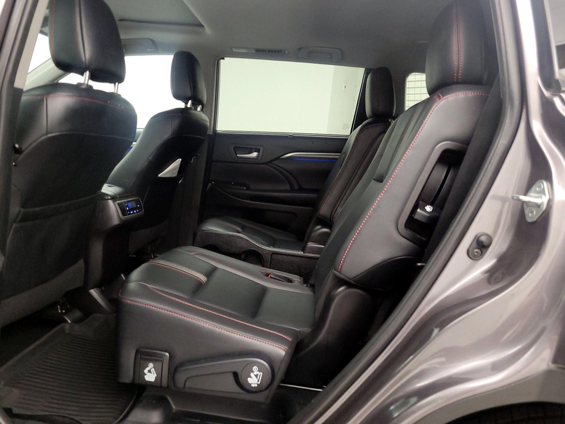 Thumbnail: 2019 Toyota Highlander - 19
