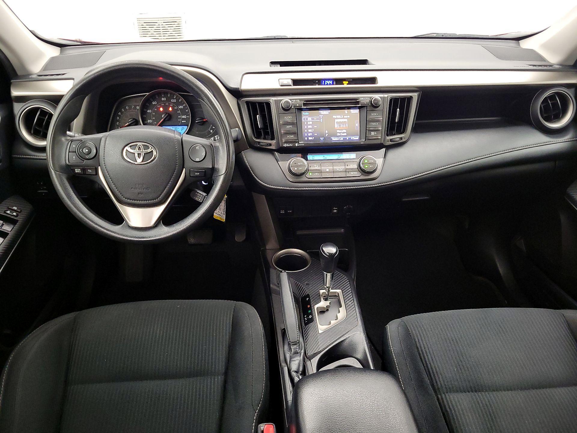 Thumbnail: 2015 Toyota RAV4 - 9