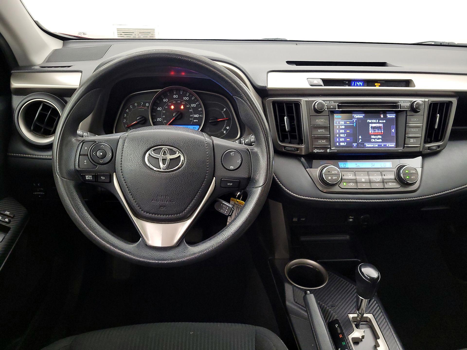 Thumbnail: 2015 Toyota RAV4 - 10