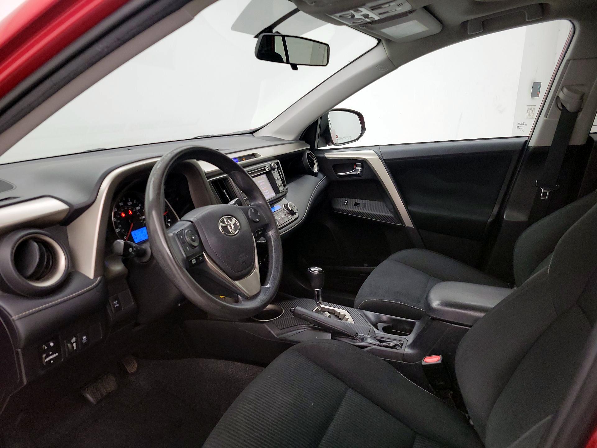 Thumbnail: 2015 Toyota RAV4 - 11