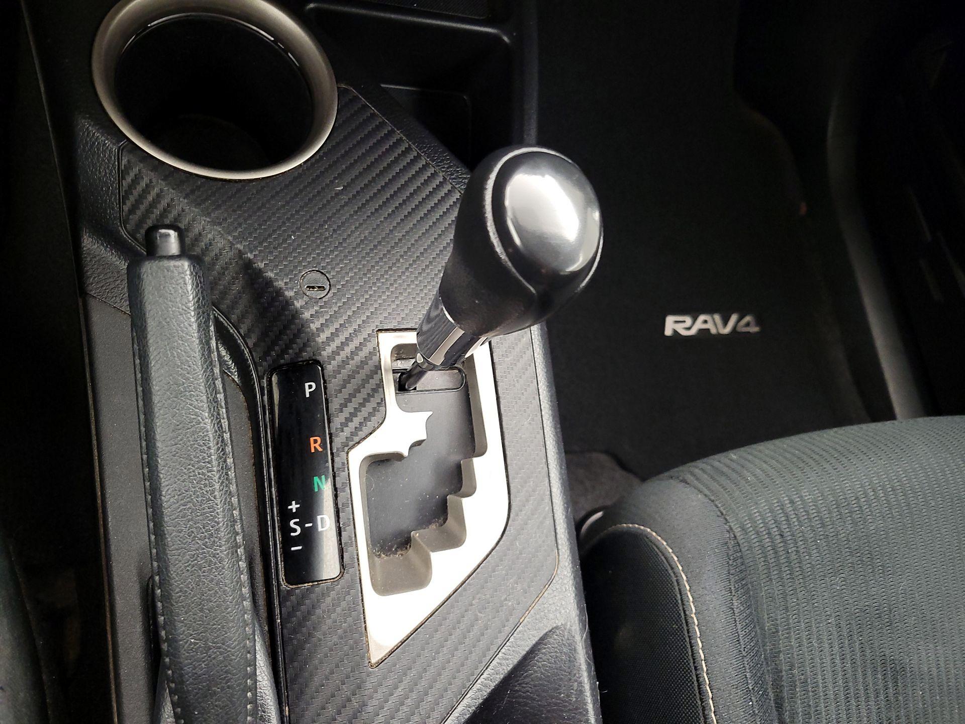 Thumbnail: 2015 Toyota RAV4 - 17