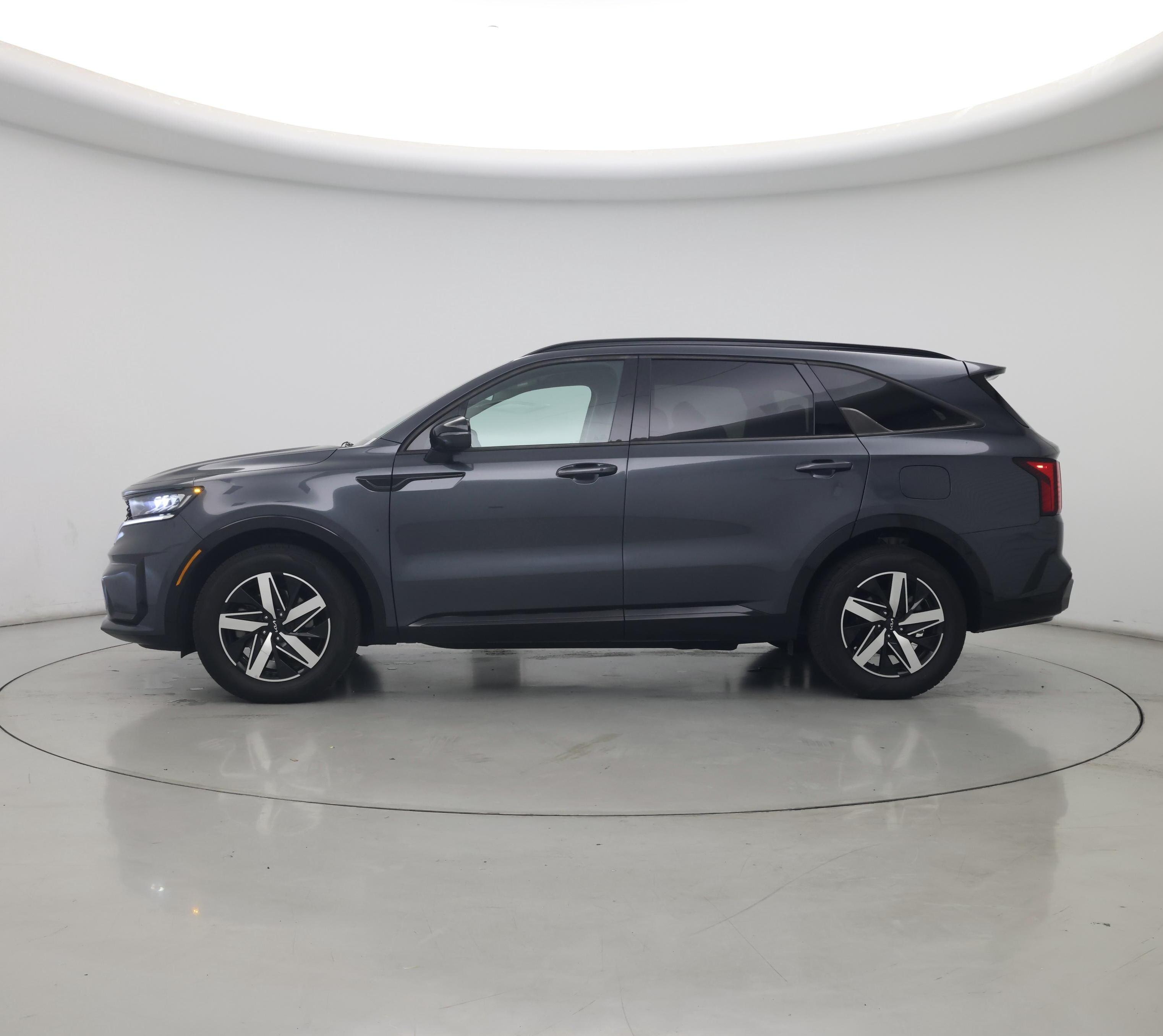 Thumbnail: 2022 Kia Sorento - 3