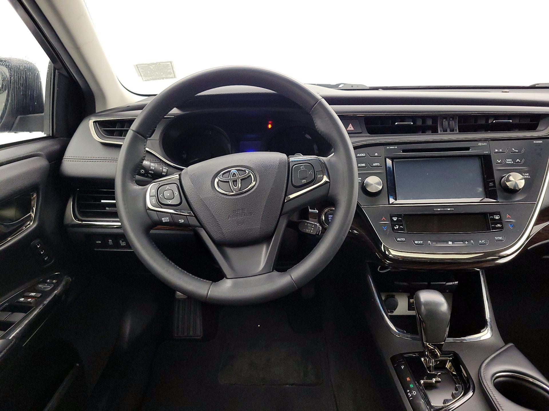 Thumbnail: 2015 Toyota Avalon - 10