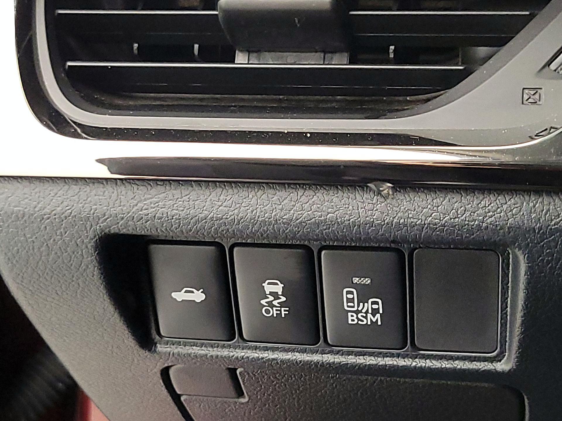 Thumbnail: 2015 Toyota Avalon - 13