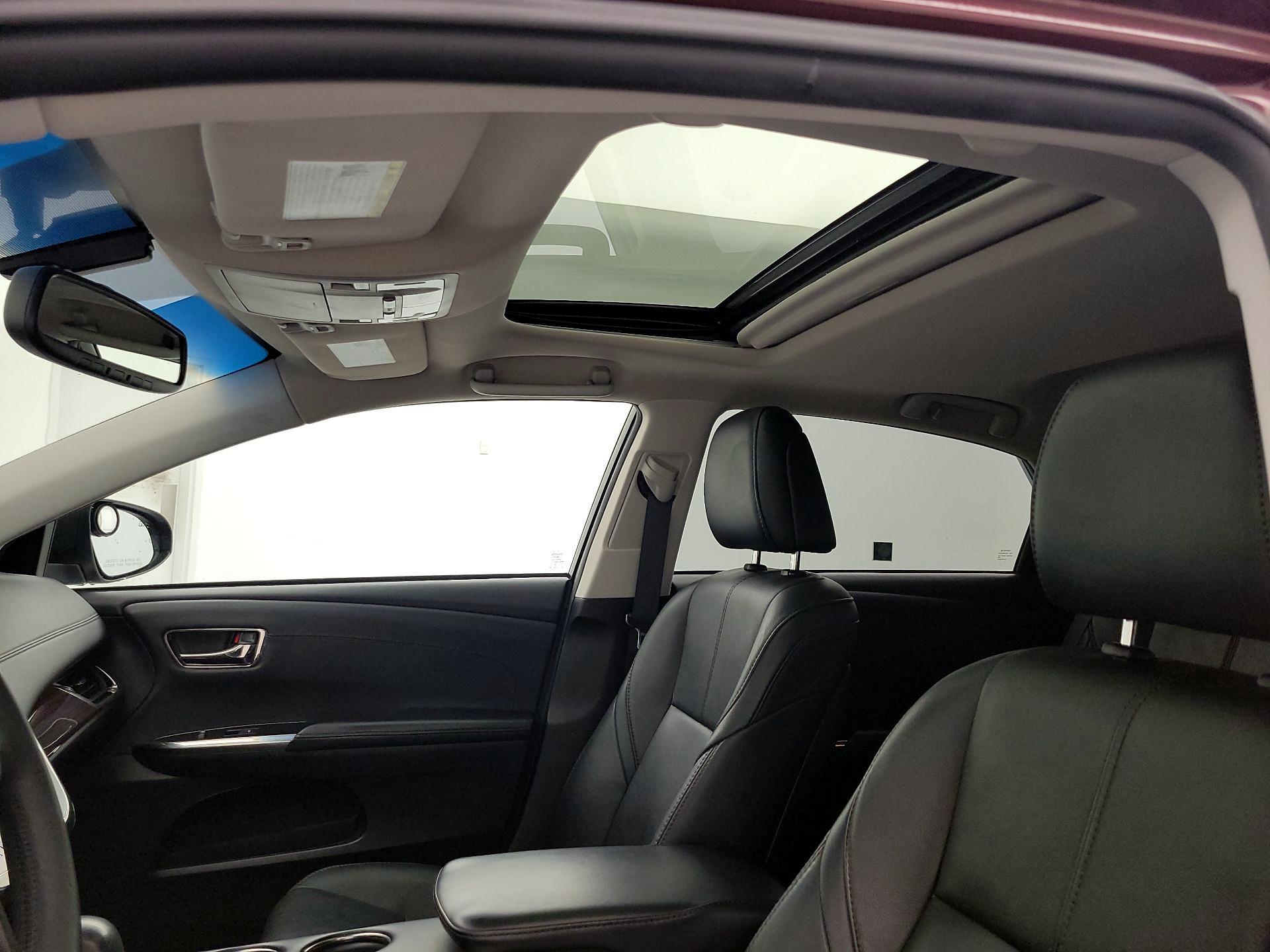 Thumbnail: 2015 Toyota Avalon - 18