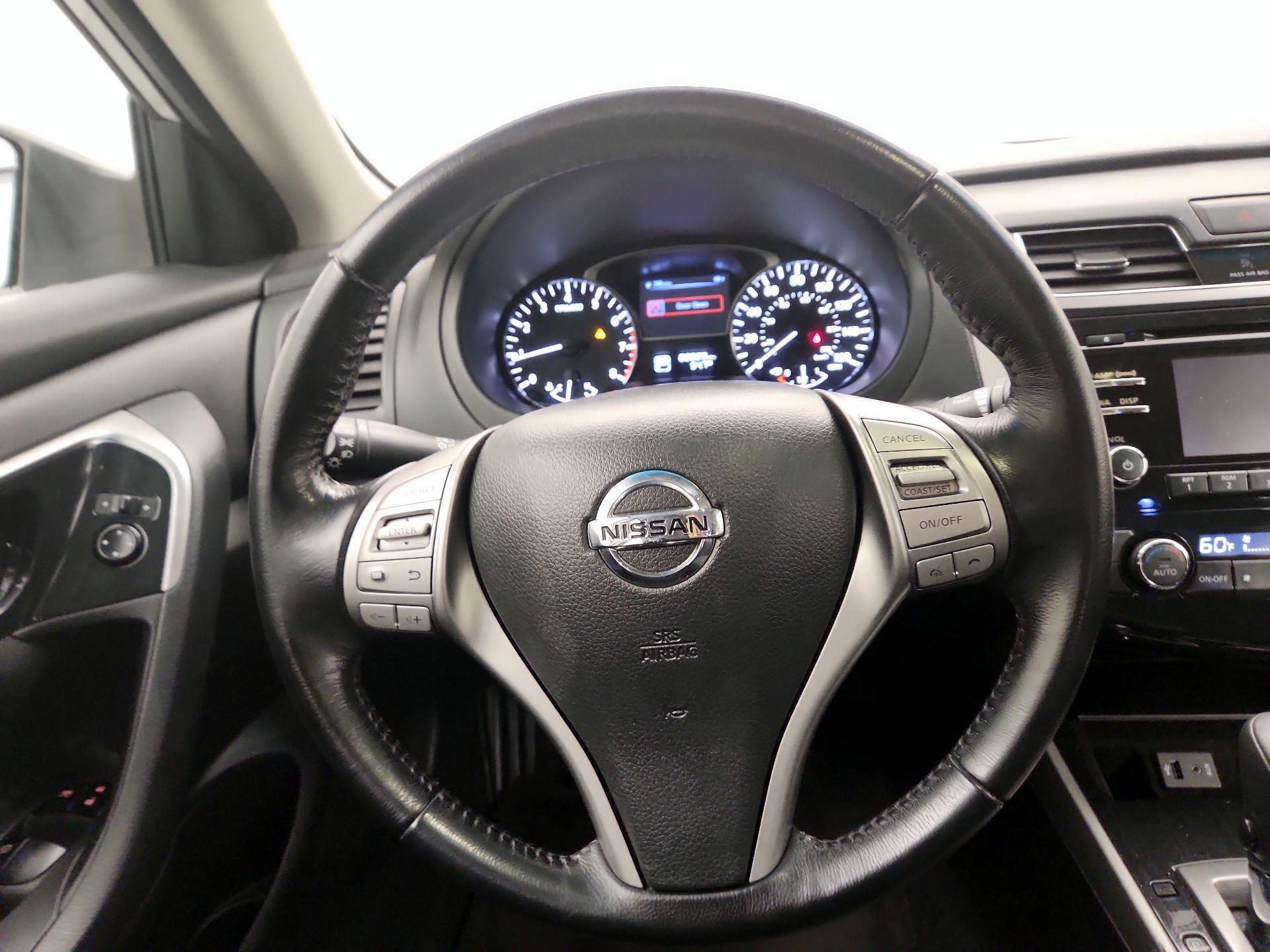 Thumbnail: 2014 Nissan Altima - 10