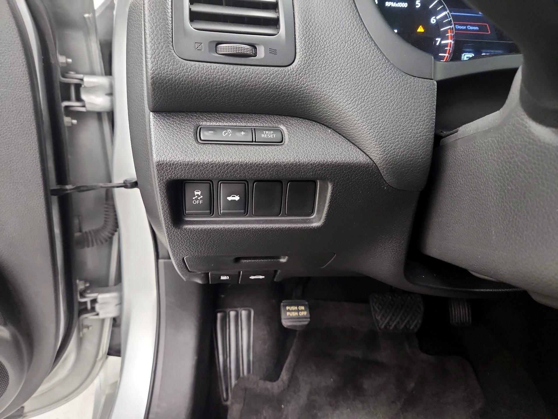 Thumbnail: 2014 Nissan Altima - 13