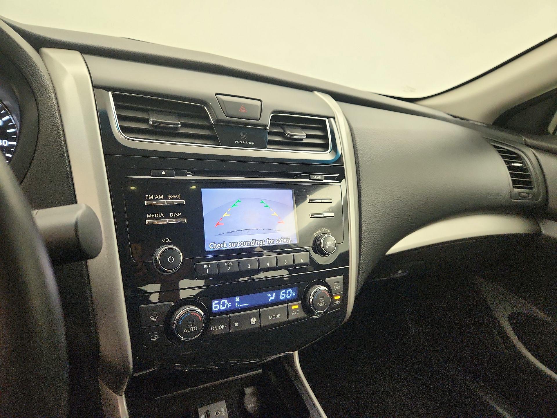 Thumbnail: 2014 Nissan Altima - 14