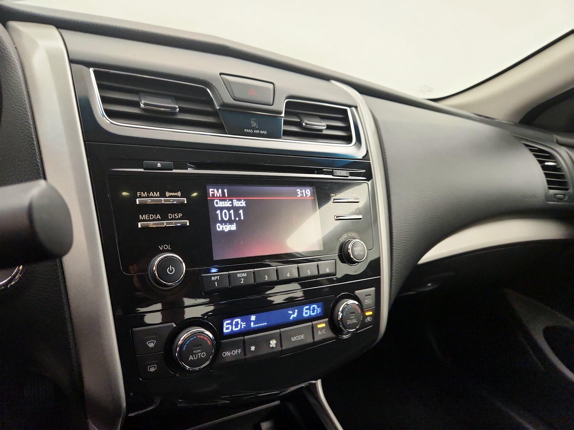 Thumbnail: 2014 Nissan Altima - 15