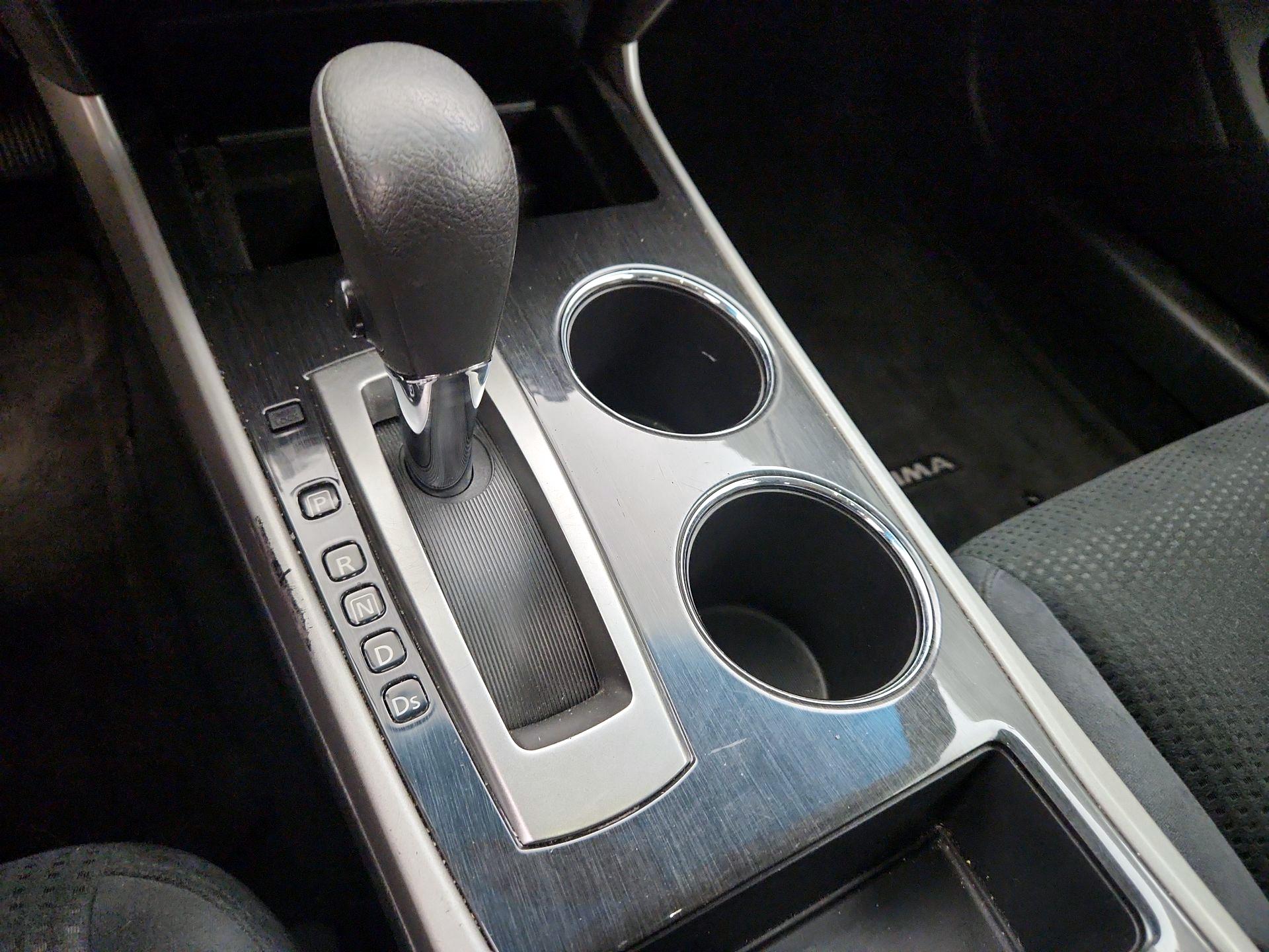 Thumbnail: 2014 Nissan Altima - 17