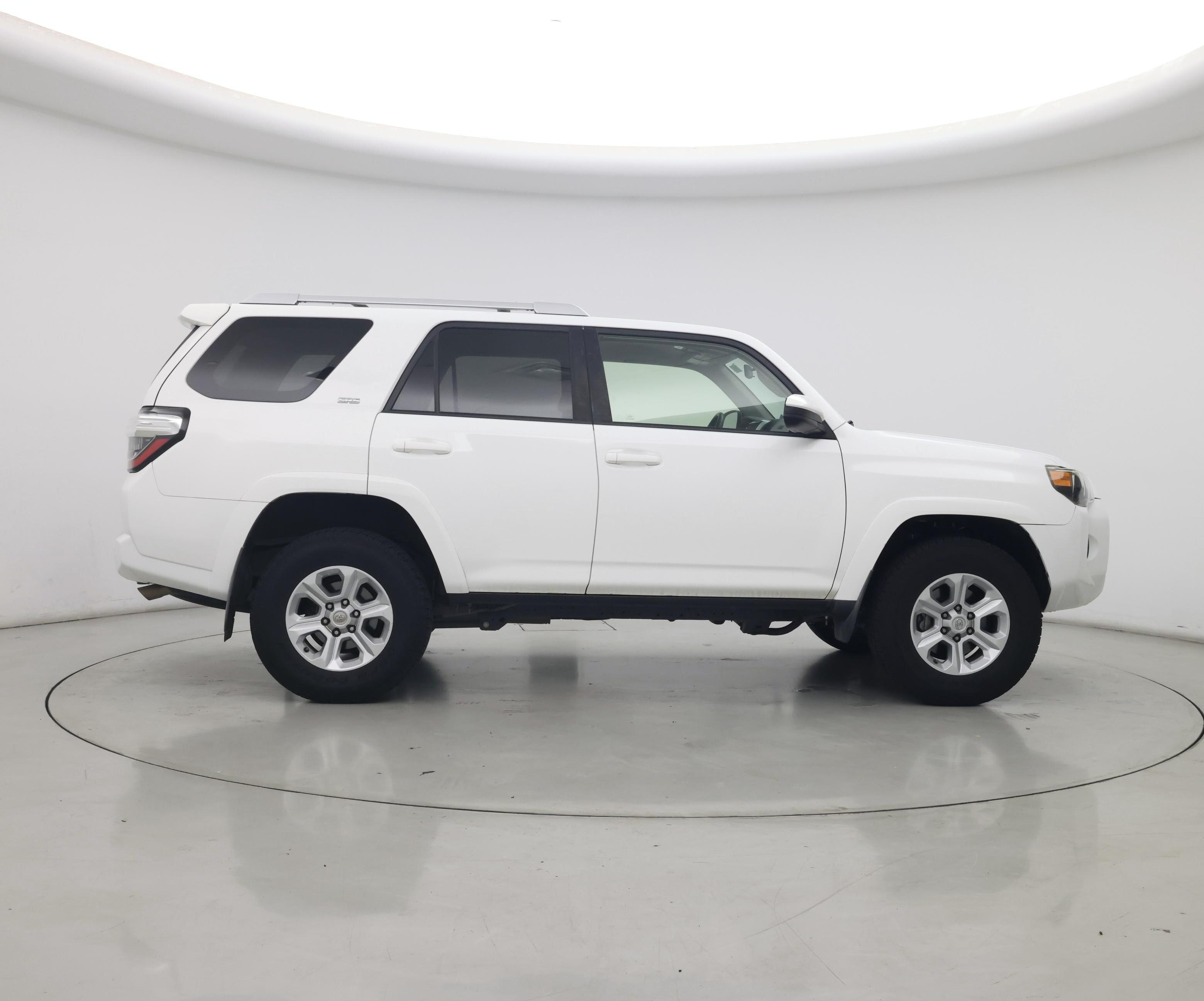 Thumbnail: 2017 Toyota 4Runner - 7
