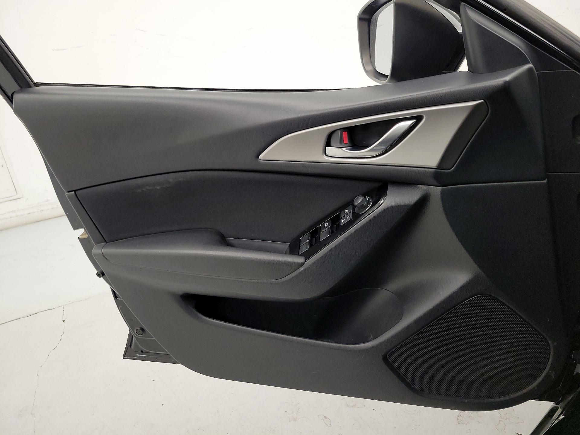 Thumbnail: 2018 Mazda Mazda3 - 12