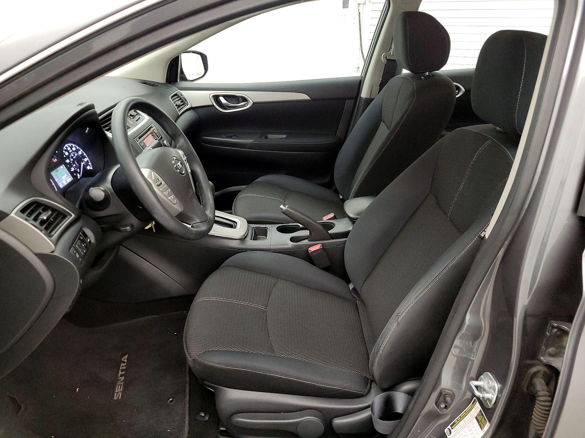 Thumbnail: 2015 Nissan Sentra - 11