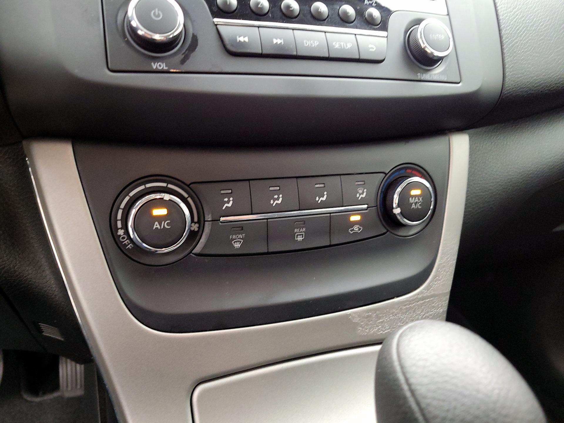 Thumbnail: 2015 Nissan Sentra - 15