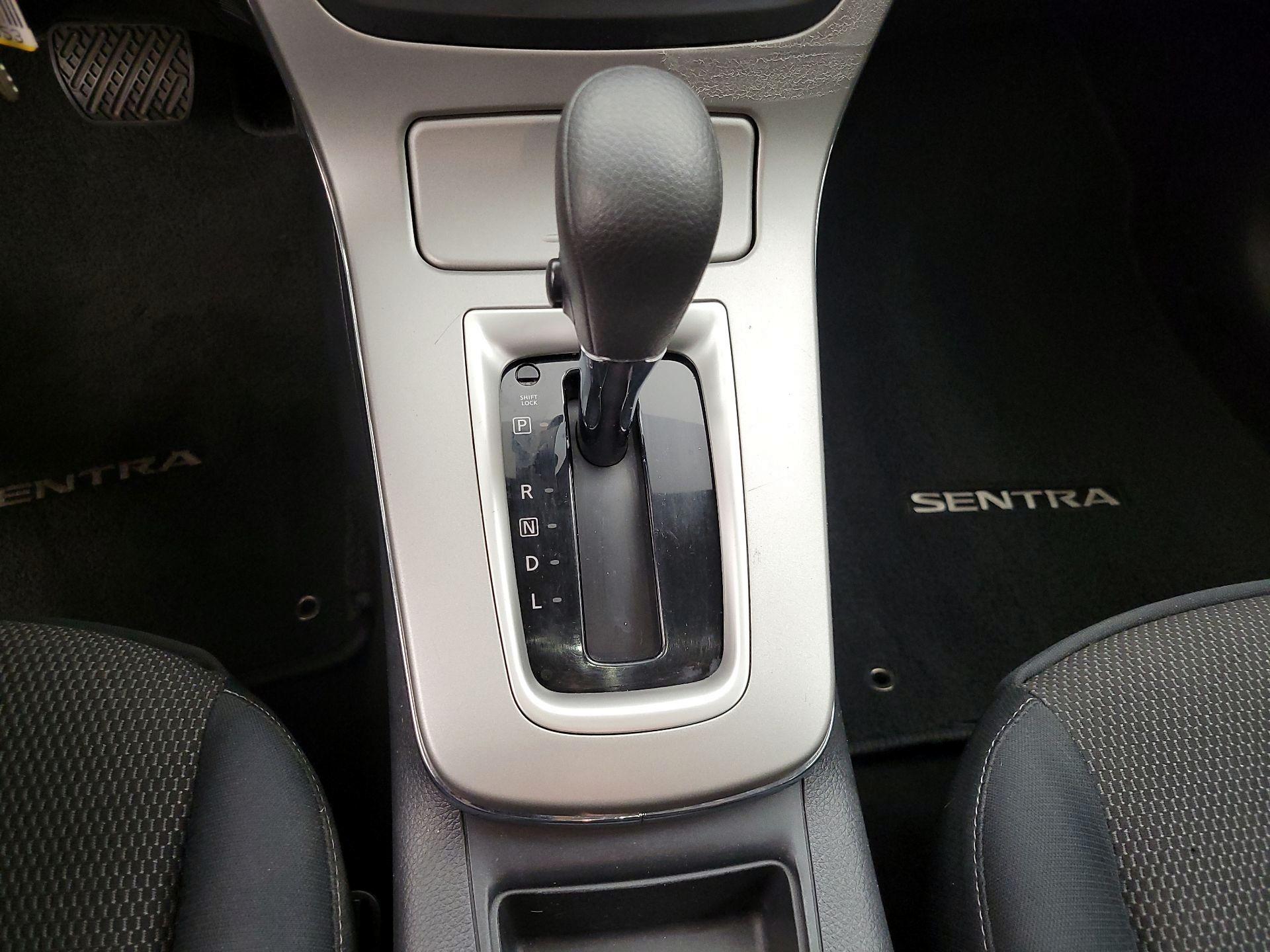 Thumbnail: 2015 Nissan Sentra - 16