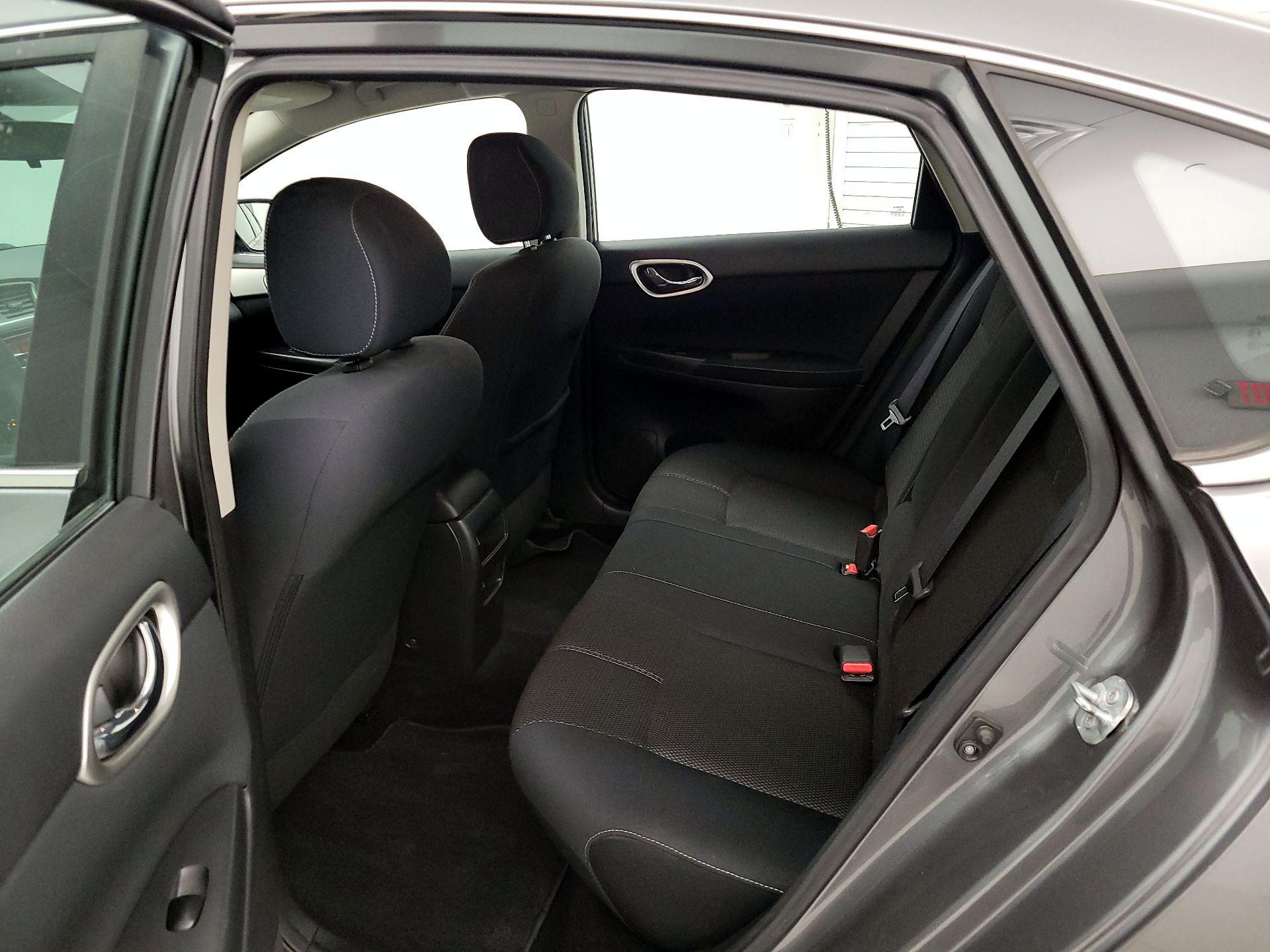 Thumbnail: 2015 Nissan Sentra - 18