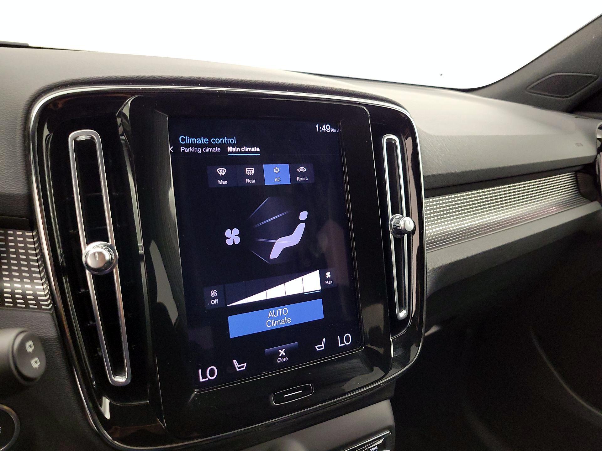 Thumbnail: 2021 Volvo XC40 - 15