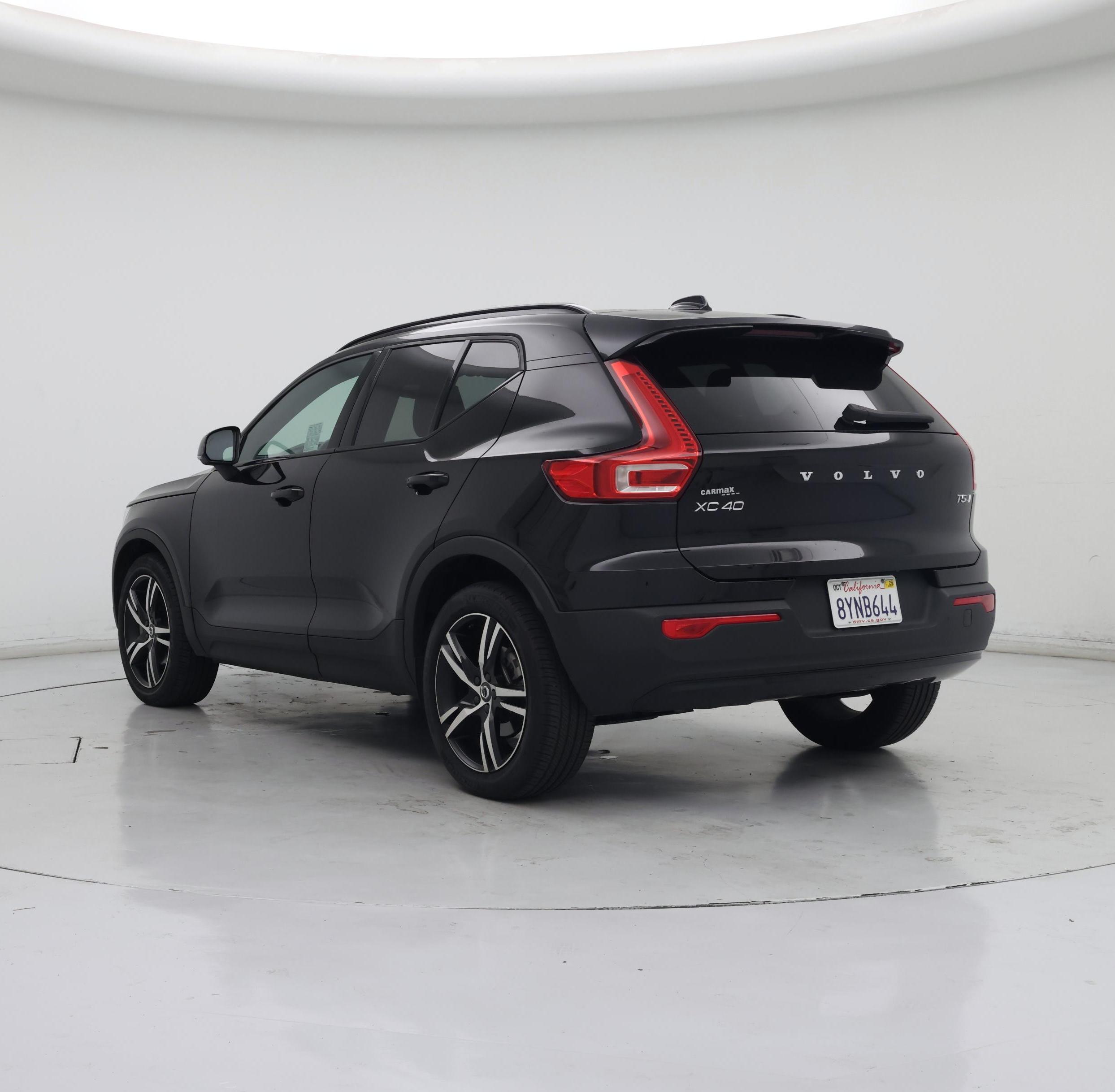 Thumbnail: 2021 Volvo XC40 - 2