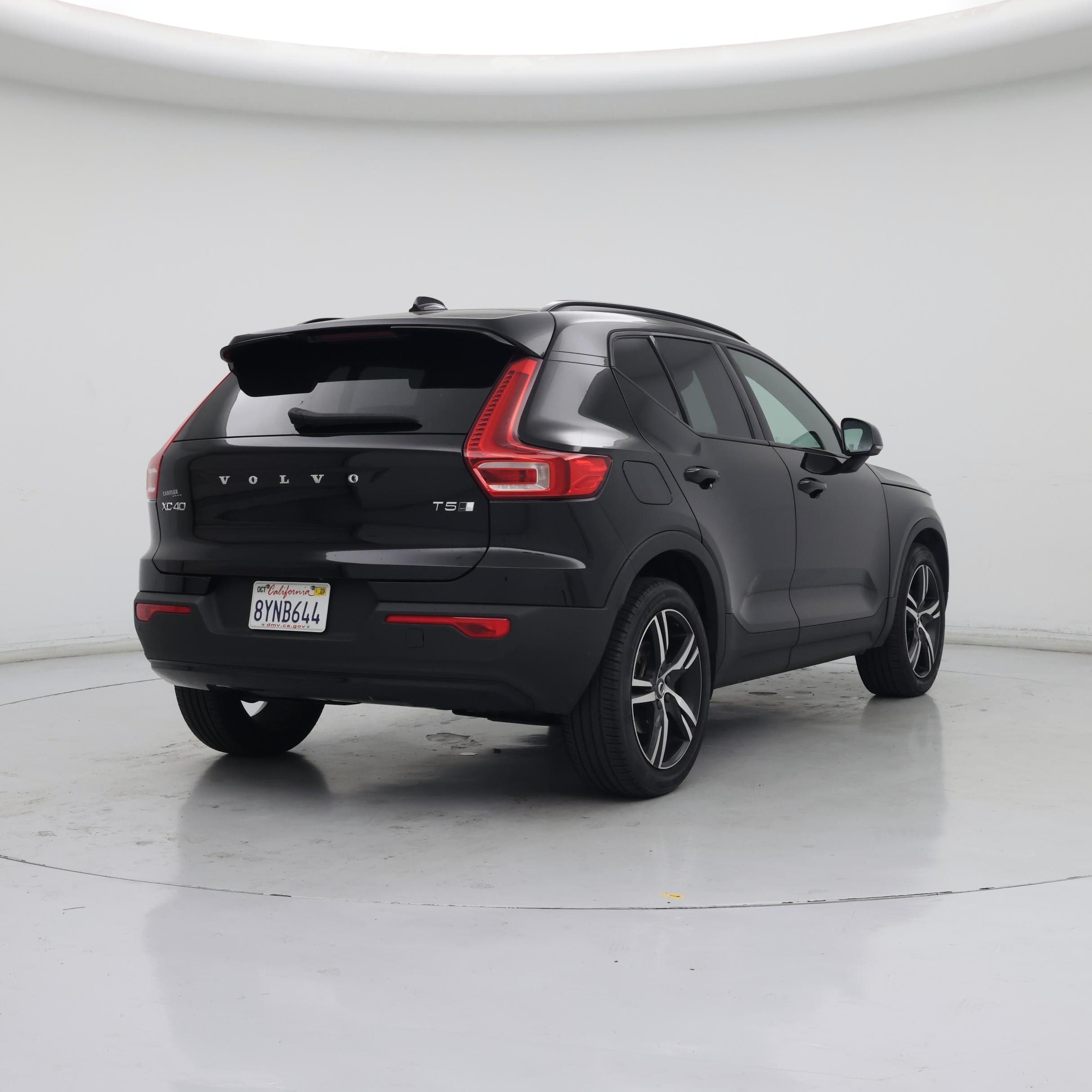 Thumbnail: 2021 Volvo XC40 - 8