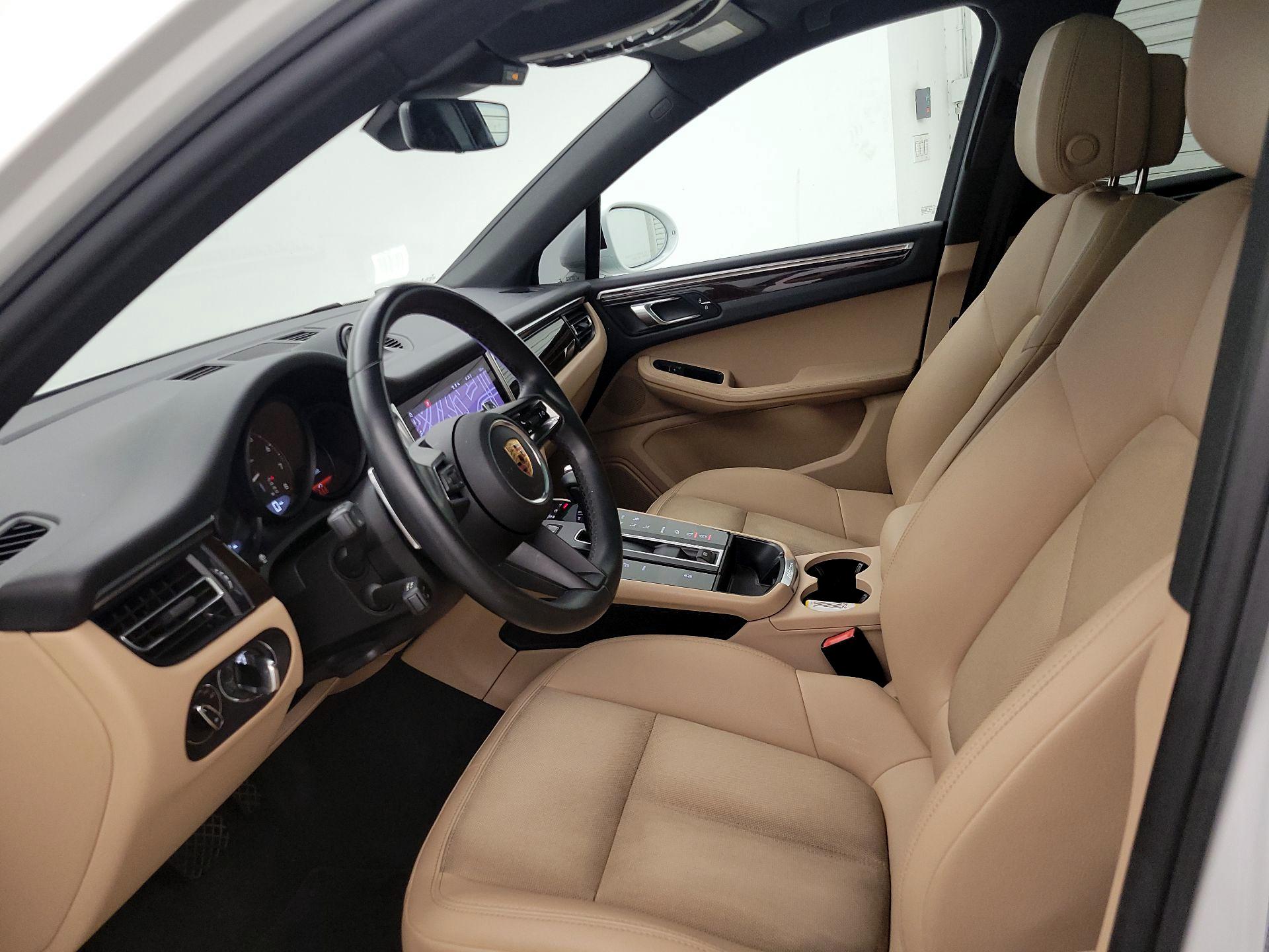 Thumbnail: 2022 Porsche Macan - 11