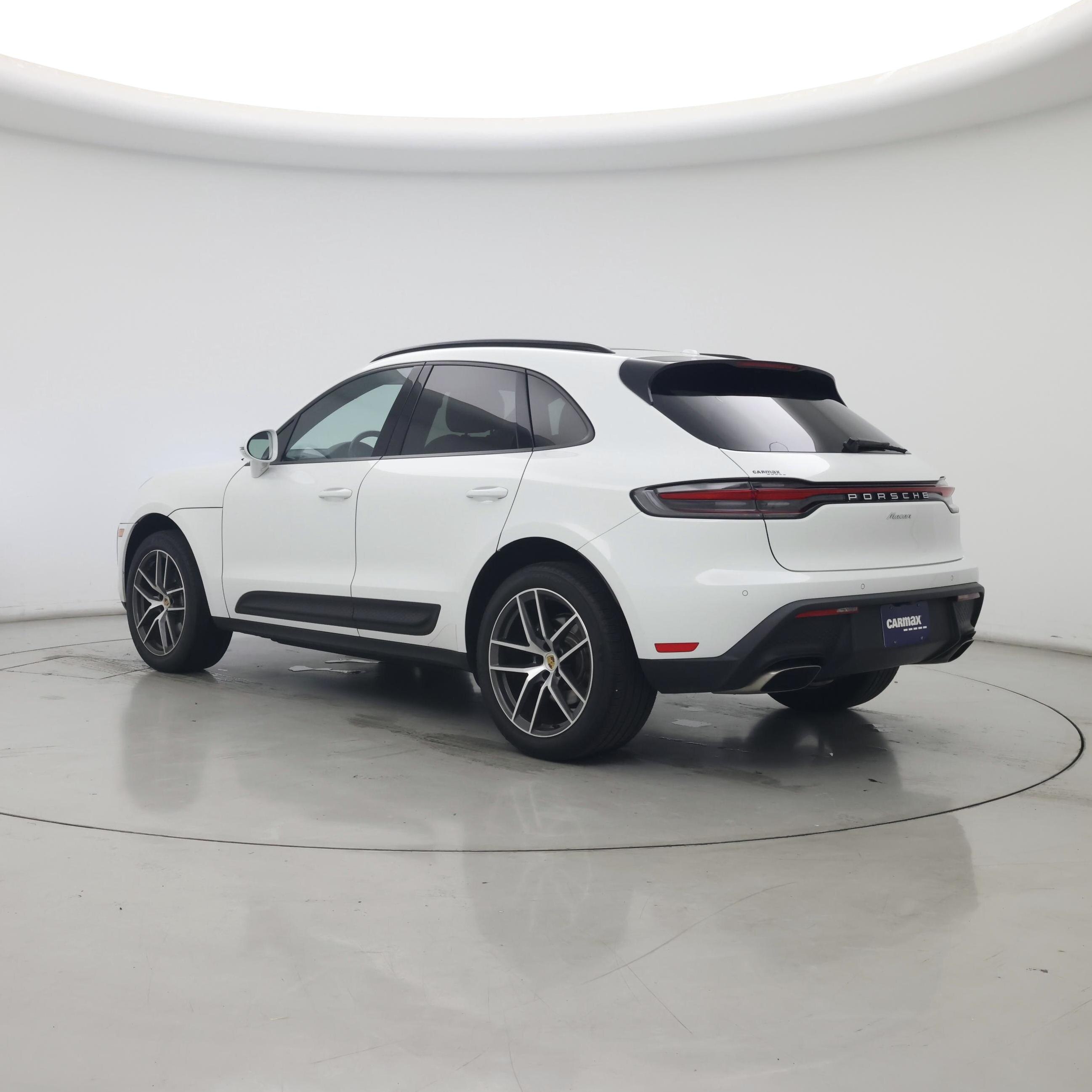 Thumbnail: 2022 Porsche Macan - 2