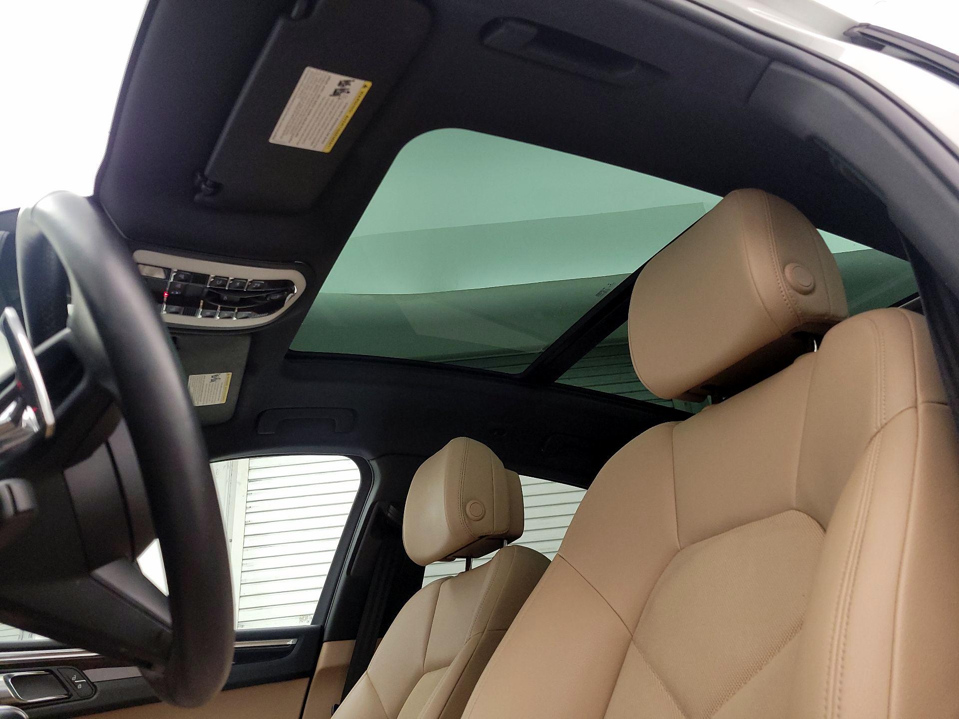 Thumbnail: 2022 Porsche Macan - 20