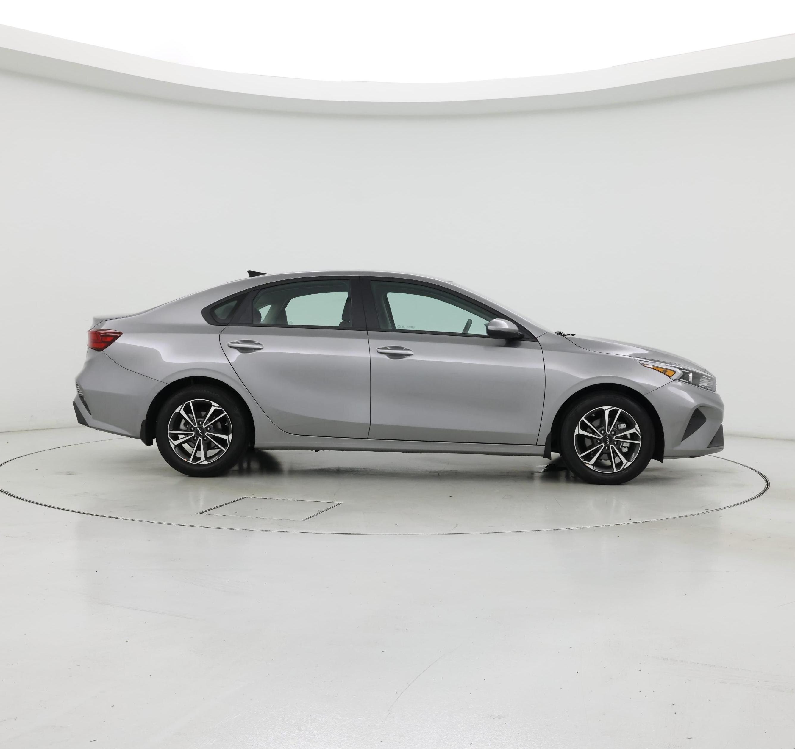 Thumbnail: 2024 Kia Forte - 7
