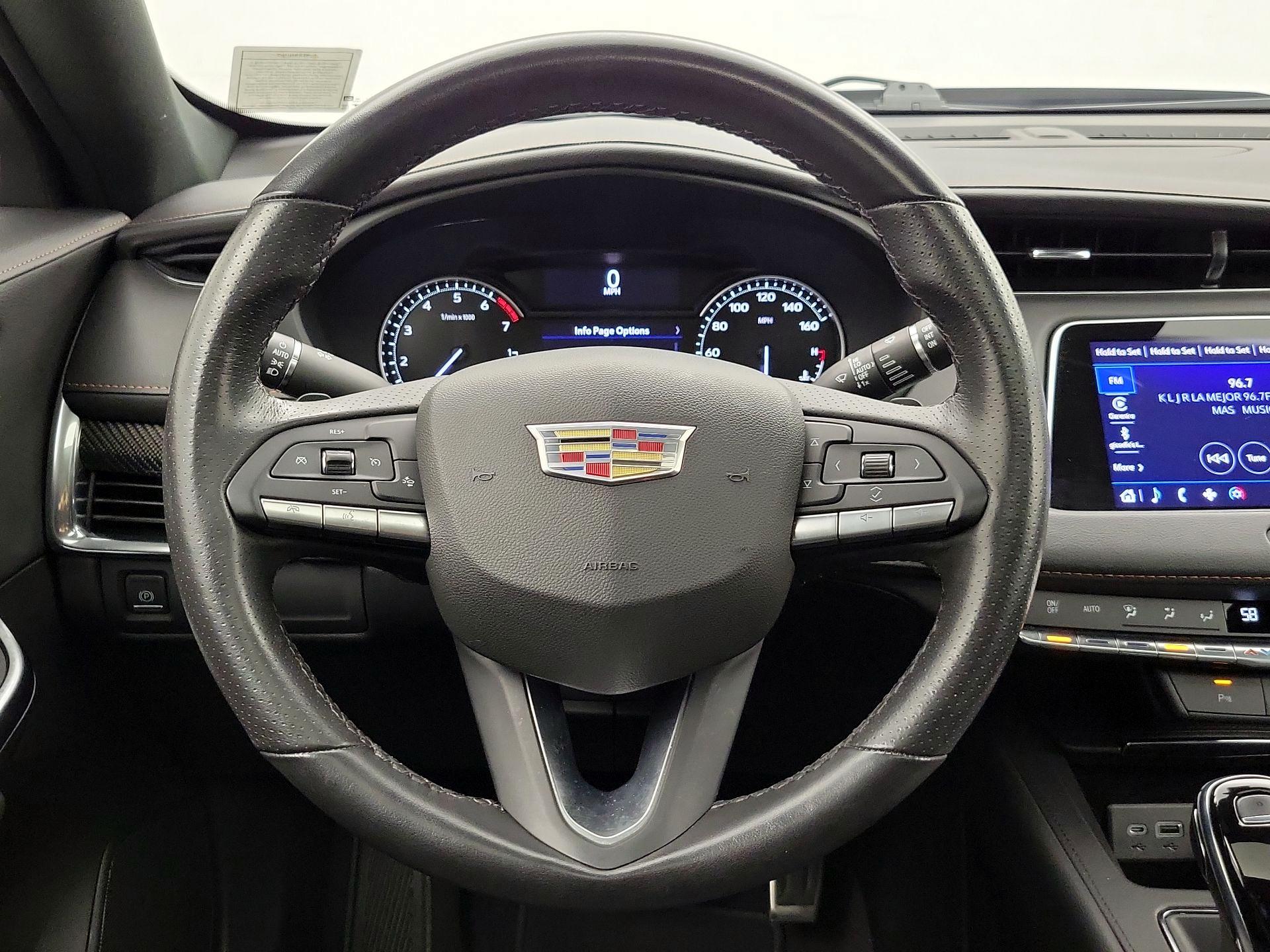 Thumbnail: 2023 Cadillac XT4 - 10