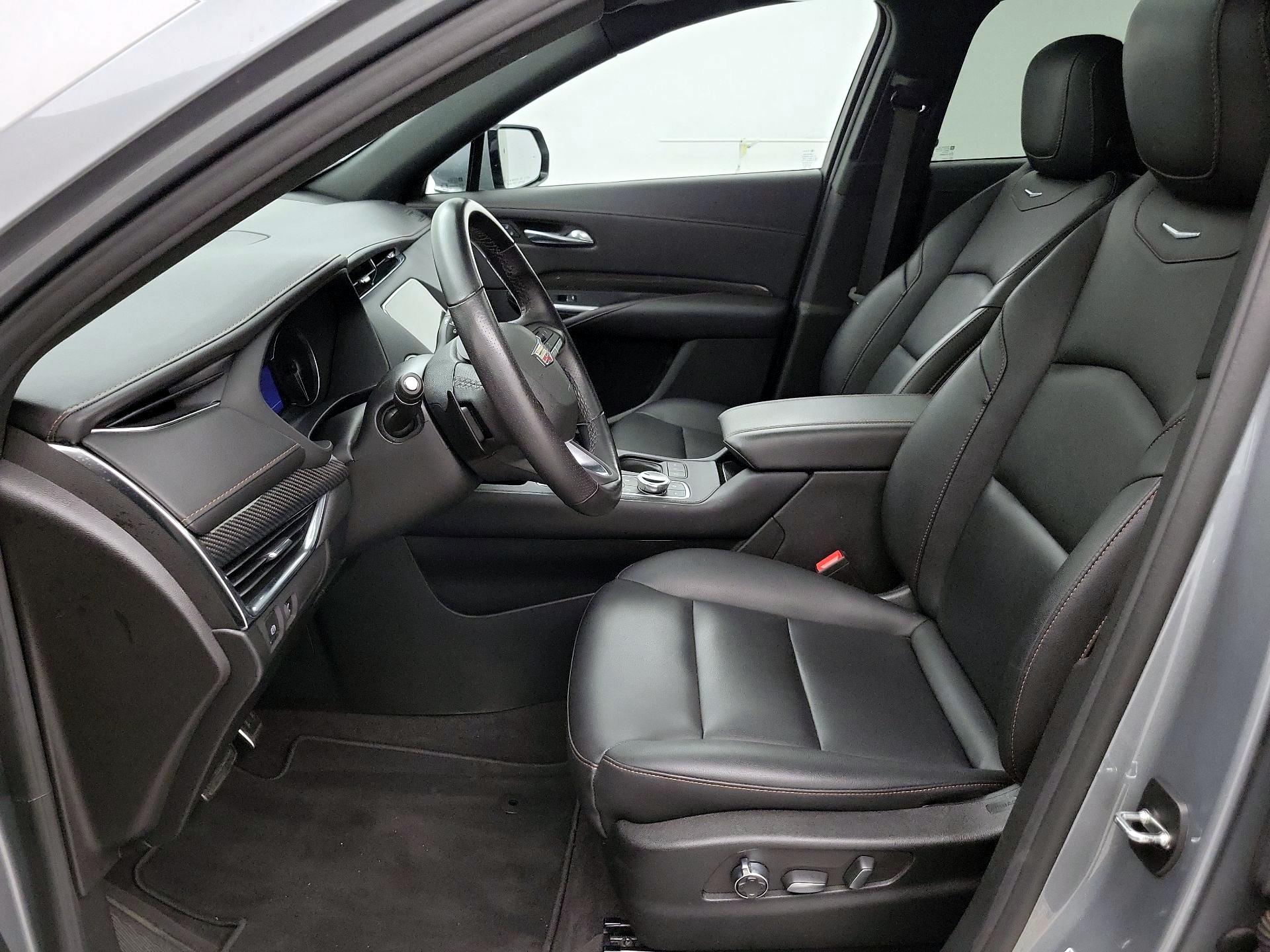 Thumbnail: 2023 Cadillac XT4 - 11