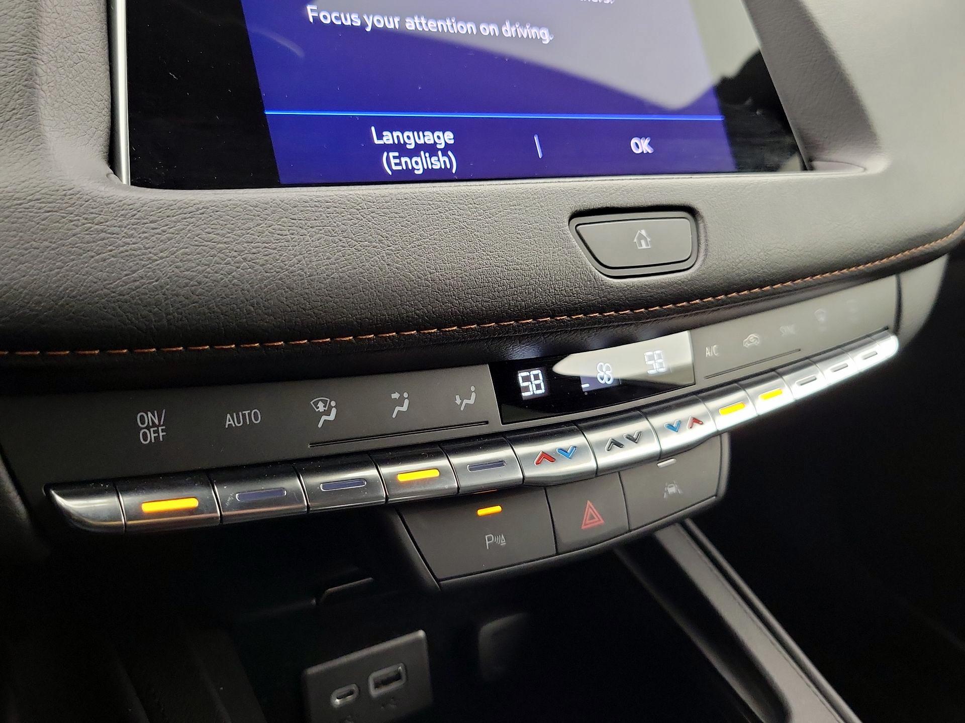 Thumbnail: 2023 Cadillac XT4 - 16
