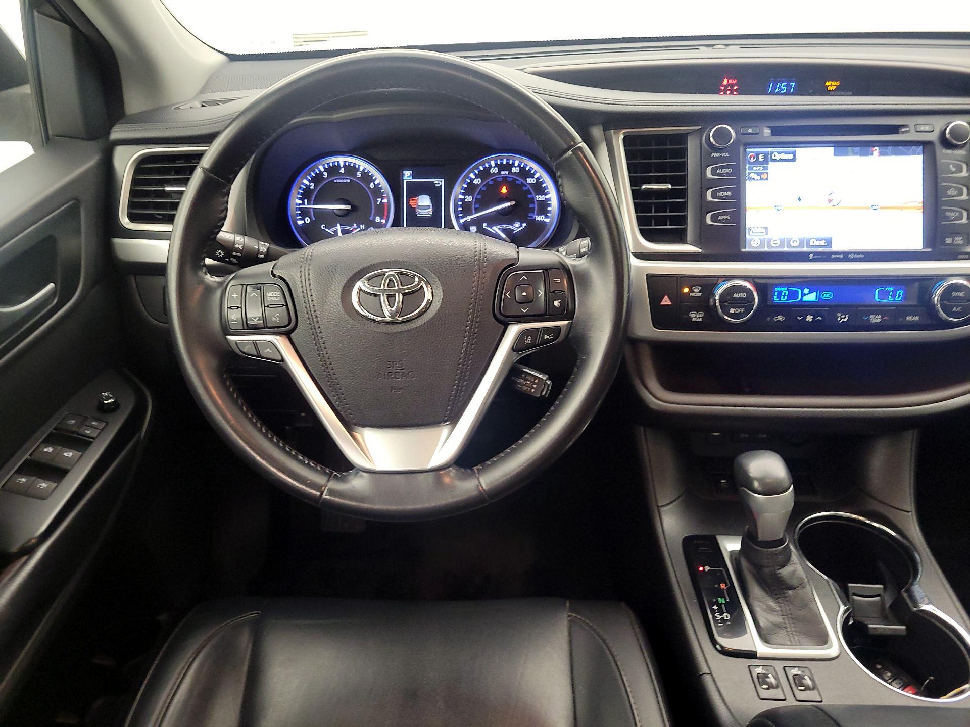 Thumbnail: 2017 Toyota Highlander - 10