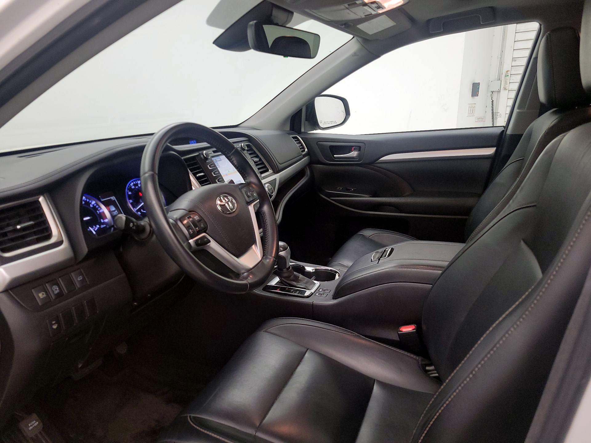 Thumbnail: 2017 Toyota Highlander - 11