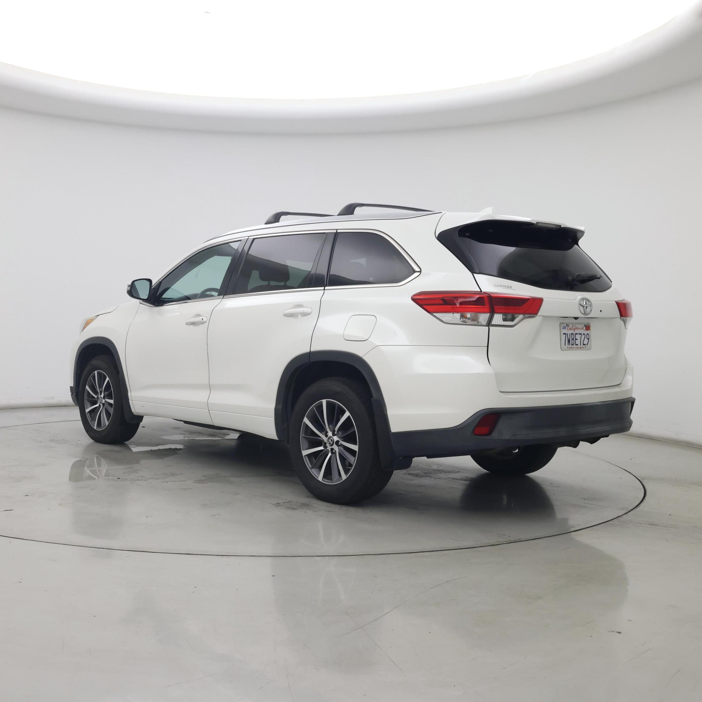 Thumbnail: 2017 Toyota Highlander - 2