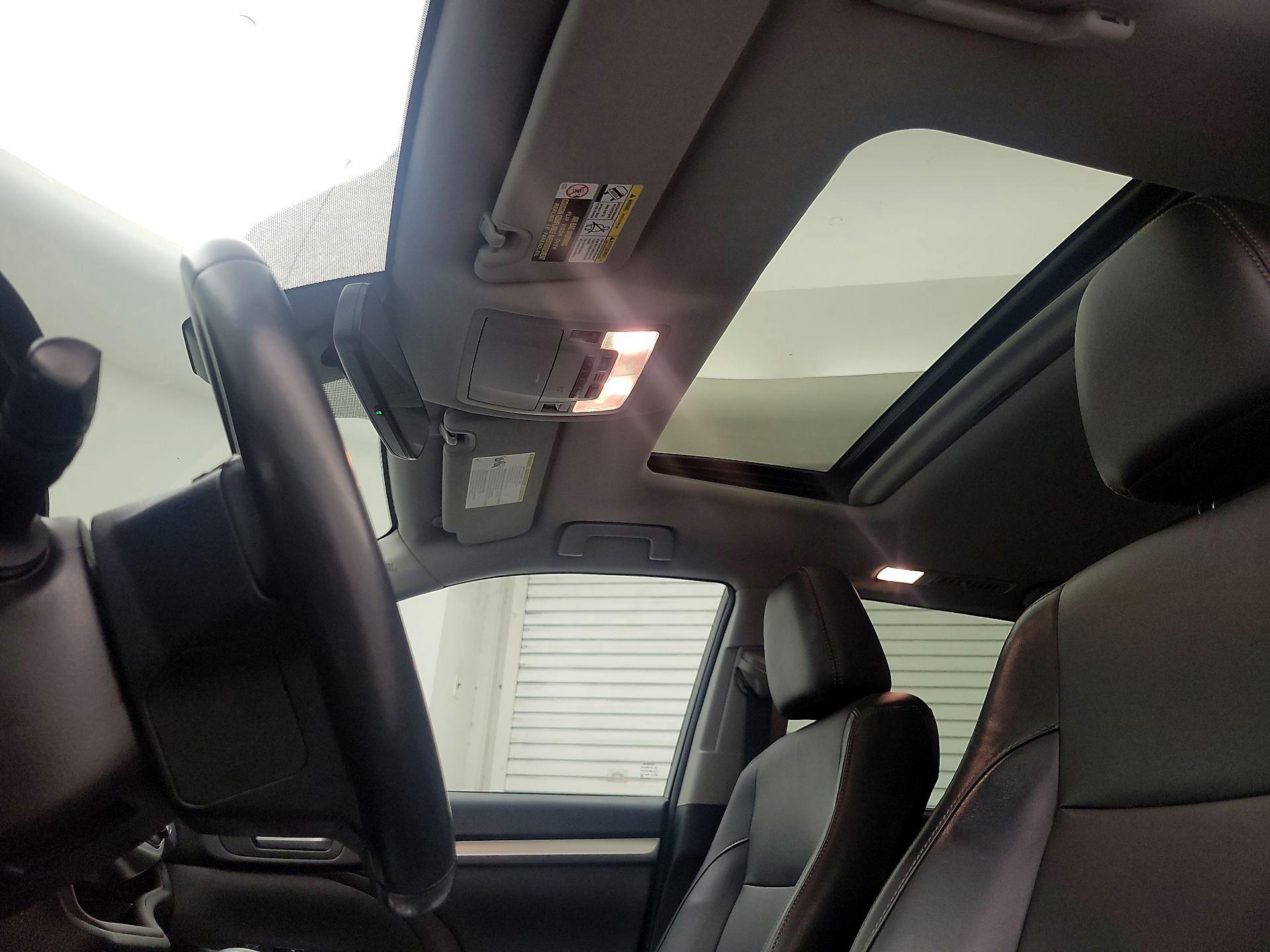 Thumbnail: 2017 Toyota Highlander - 20